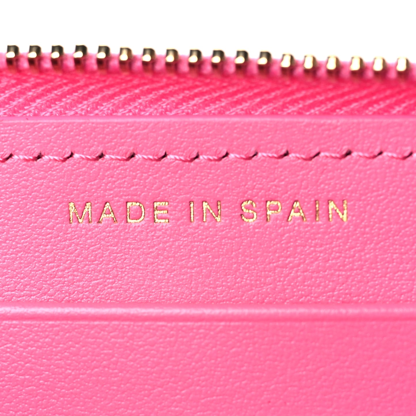 Caviar Quilted Medium Zip Around Wallet Pink