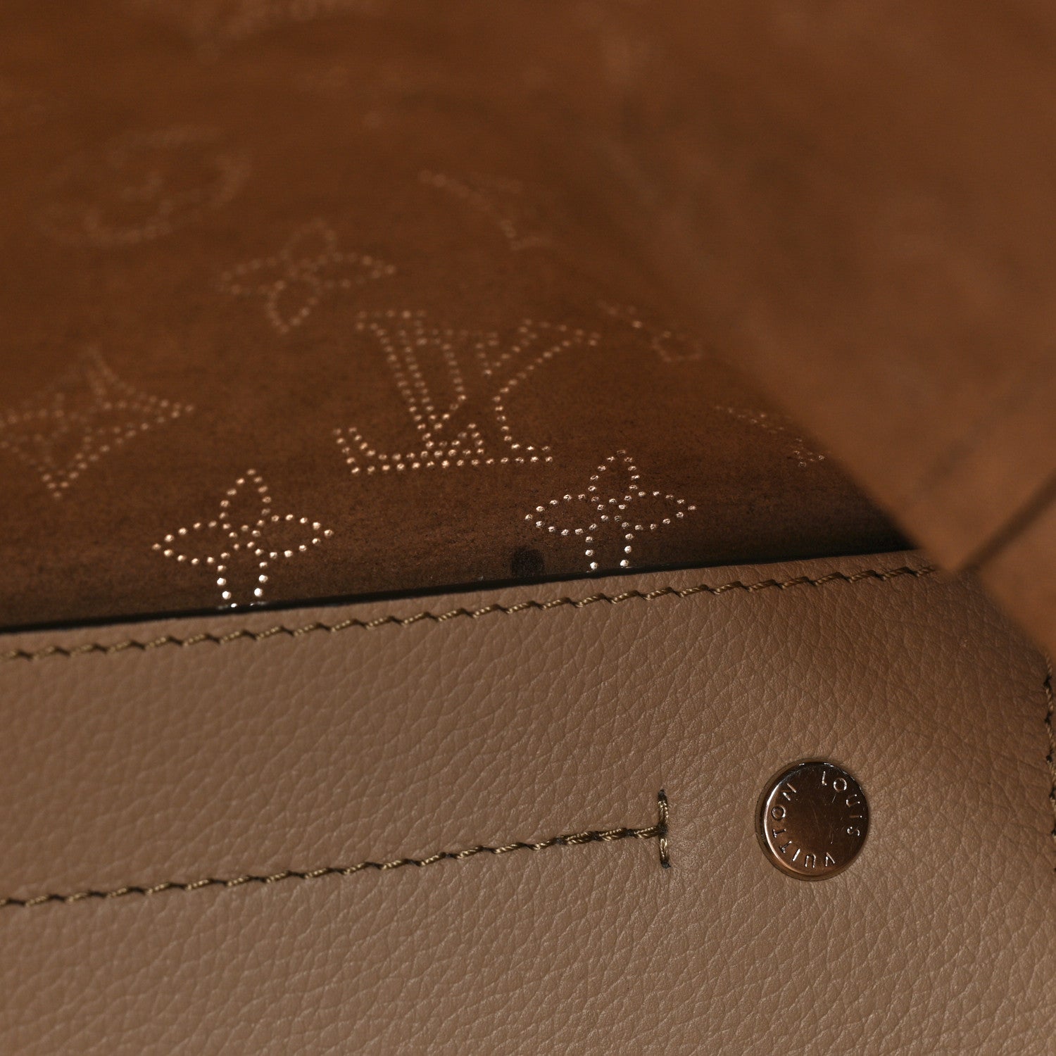 Louis Vuitton Mahina Hina MM Galet 16 of 17