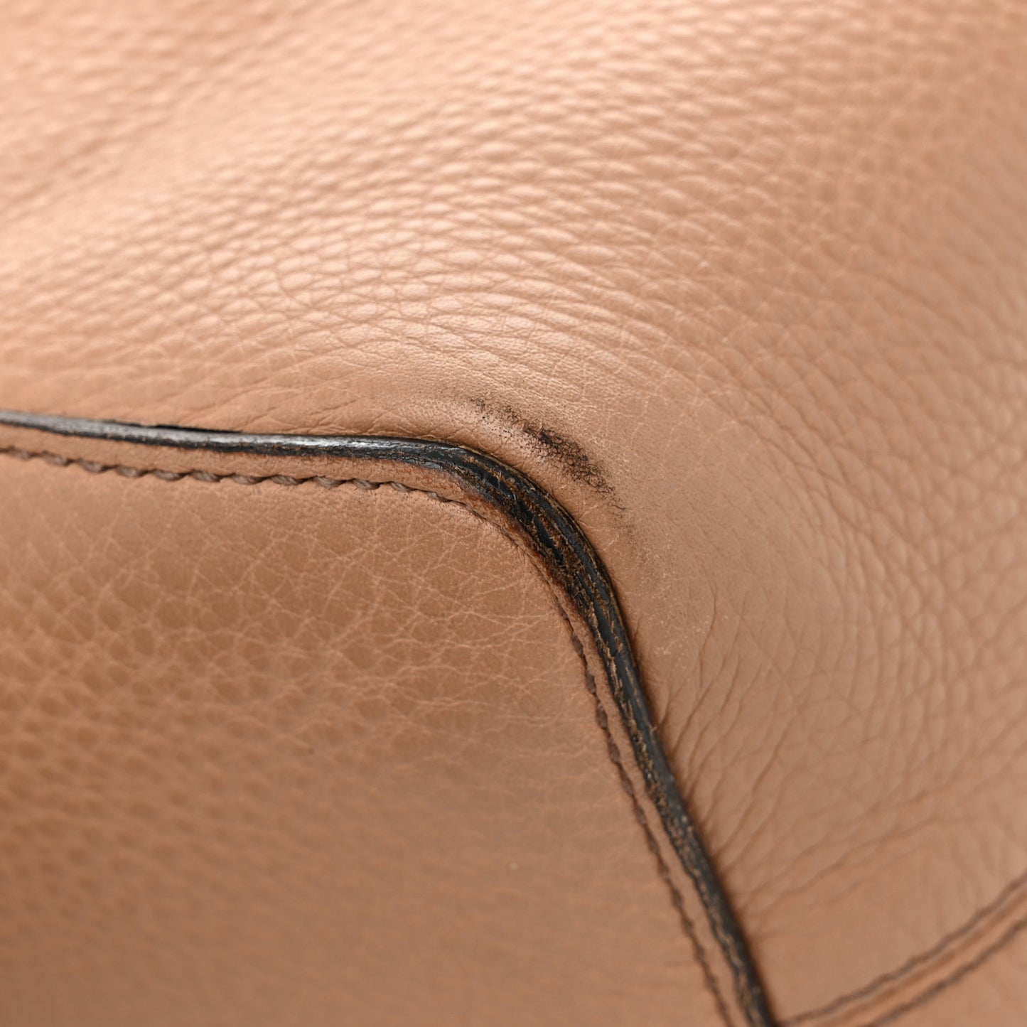 Pebbled Calfskin Large Soho Hobo Camelia