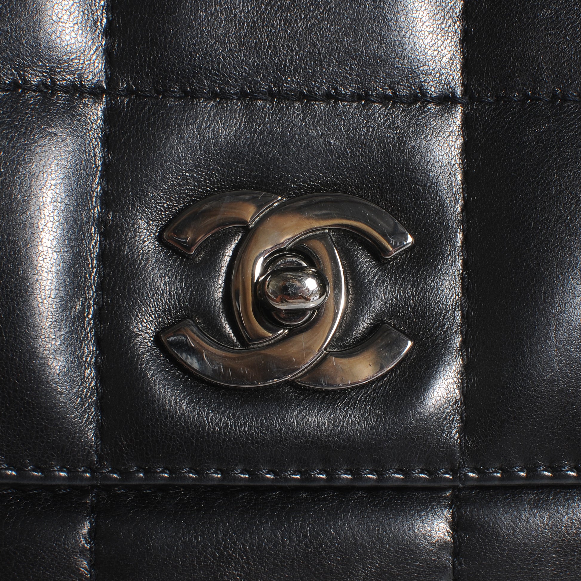 Chanel Chocolate Bar Quilted Lambskin 5 Chain Flap Black 5 of 10