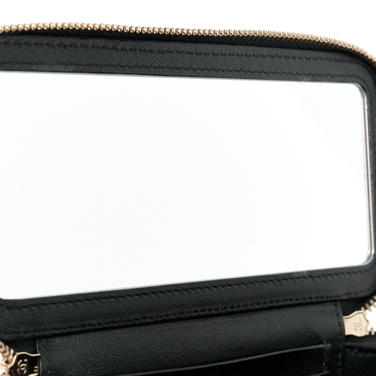 Lambskin Quilted Small Top Handle Vanity Case With Chain Black