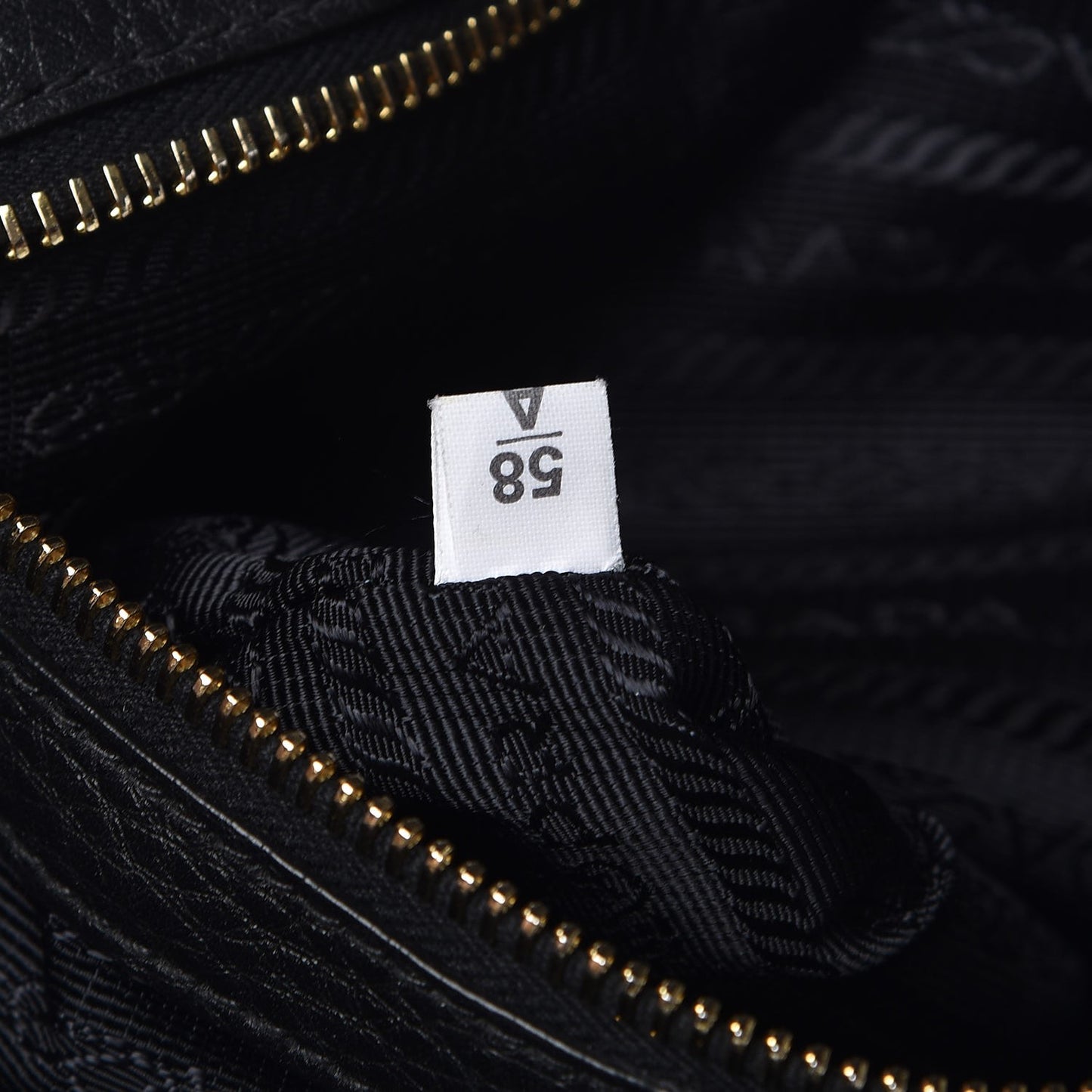 Tessuto Nylon Vitello Daino Tote Black
