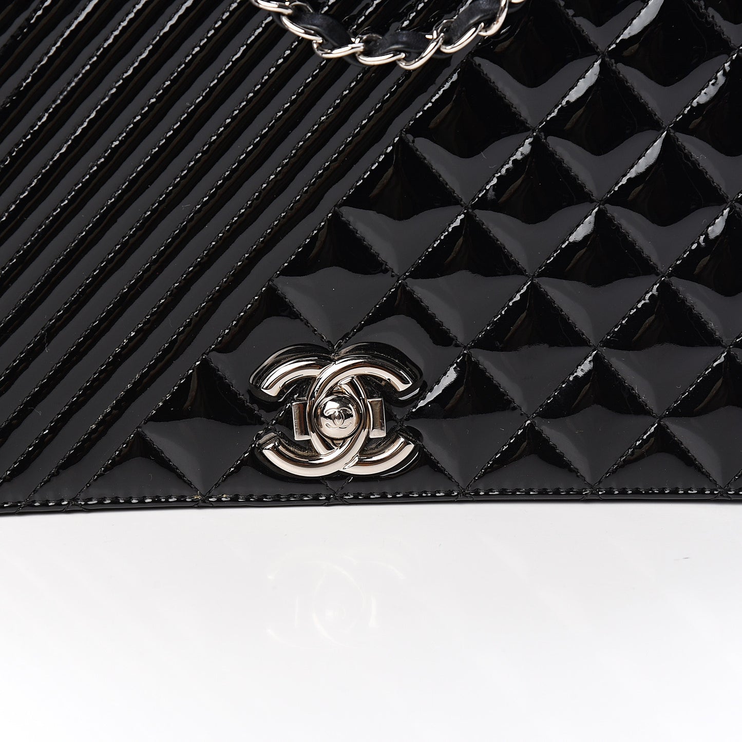 Iridescent Patent Quilted Medium Coco Boy Flap Black