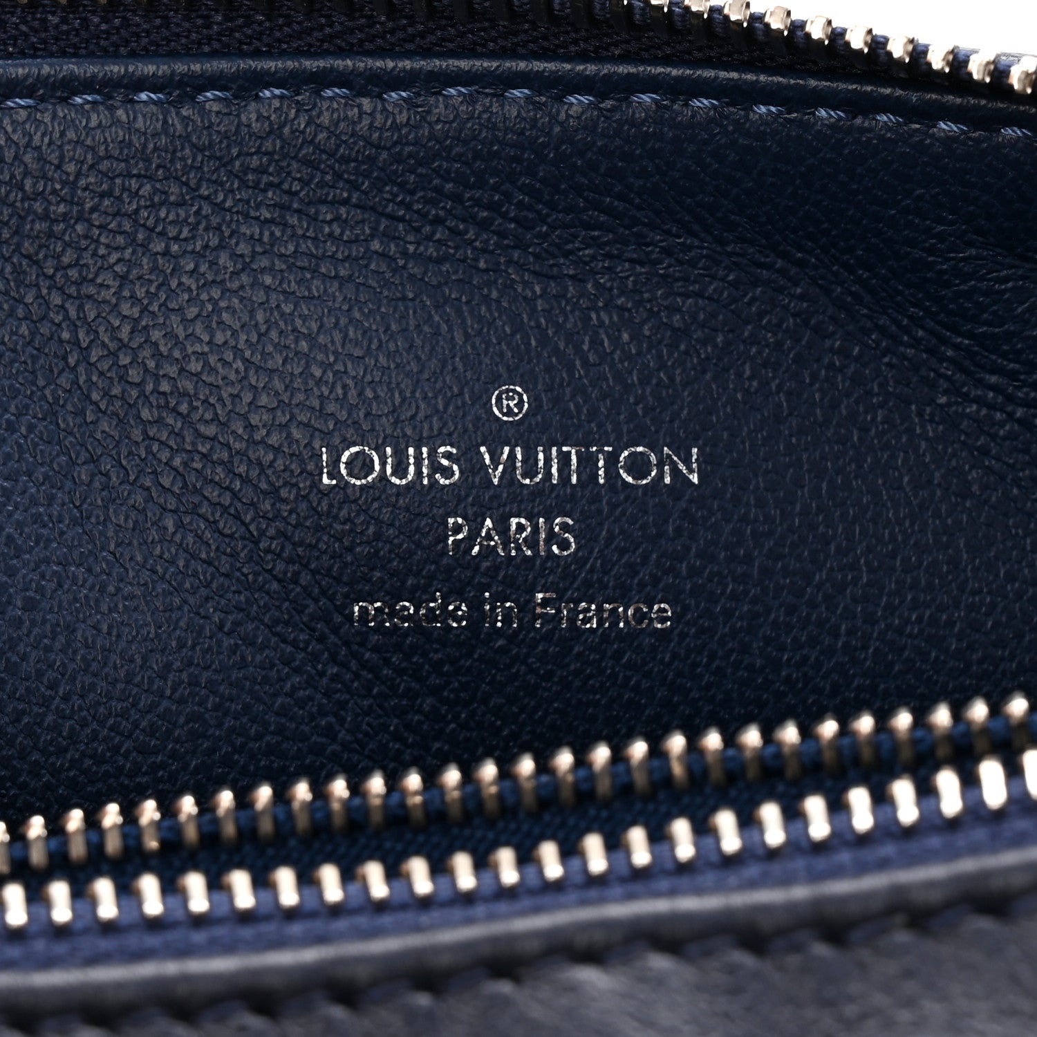 ナ*ル様 LOUIS VUITTON ネイビー クッション Louis Vuitton Lambskin Embossed Monogram Coussin PM Navy 1795801