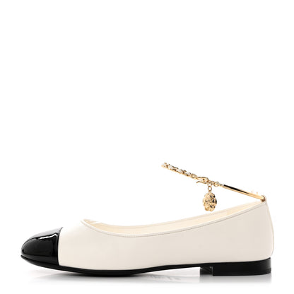 Chanel Lambskin Patent Calfskin Cap Toe Ankle Chain Ballerina Flats 39.5 White Black 1 of 9