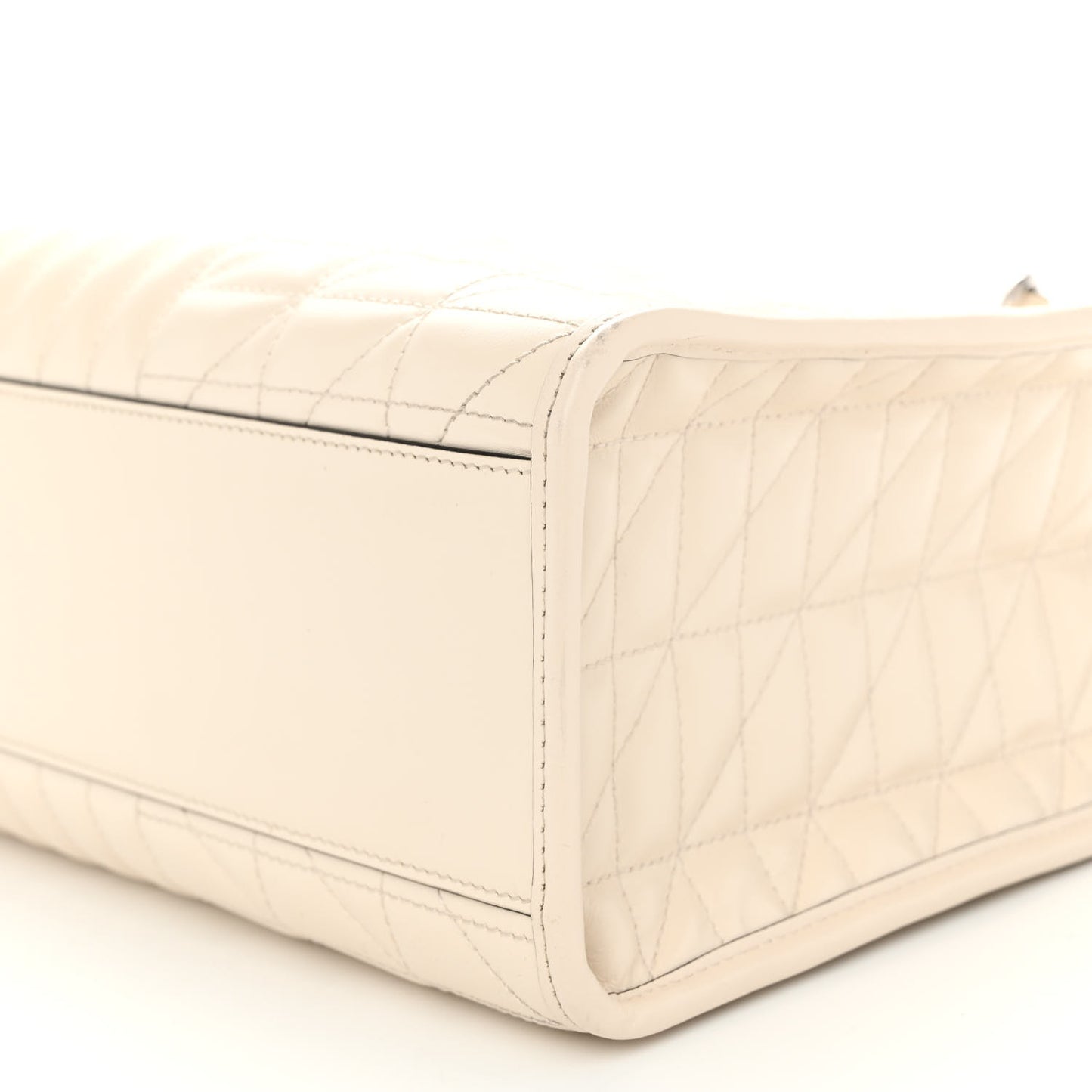 Calfskin Matelasse Aria Medium GG Marmont Shoulder Tote Mystic White