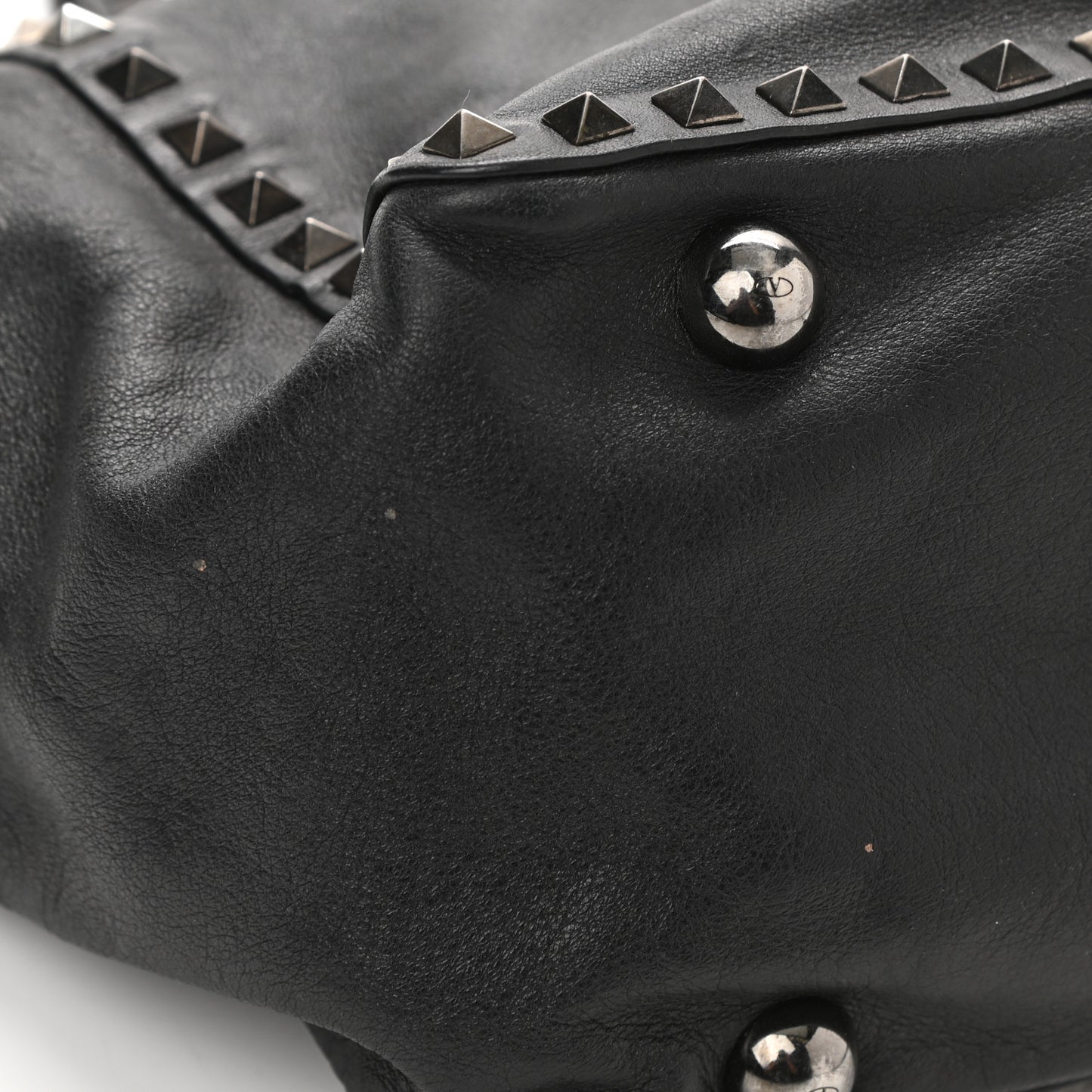 Vitello Medium Rockstud Tote Black