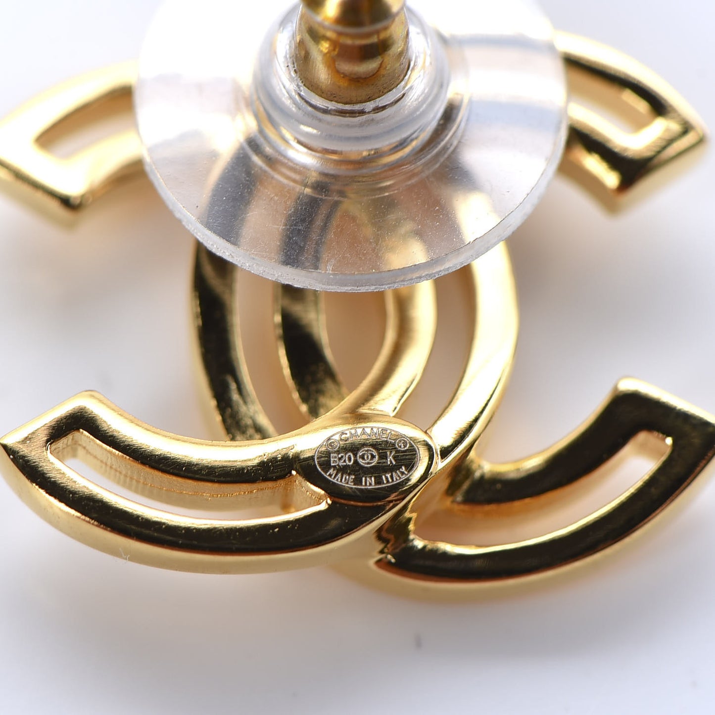 Metal Obazine CC Earrings Gold