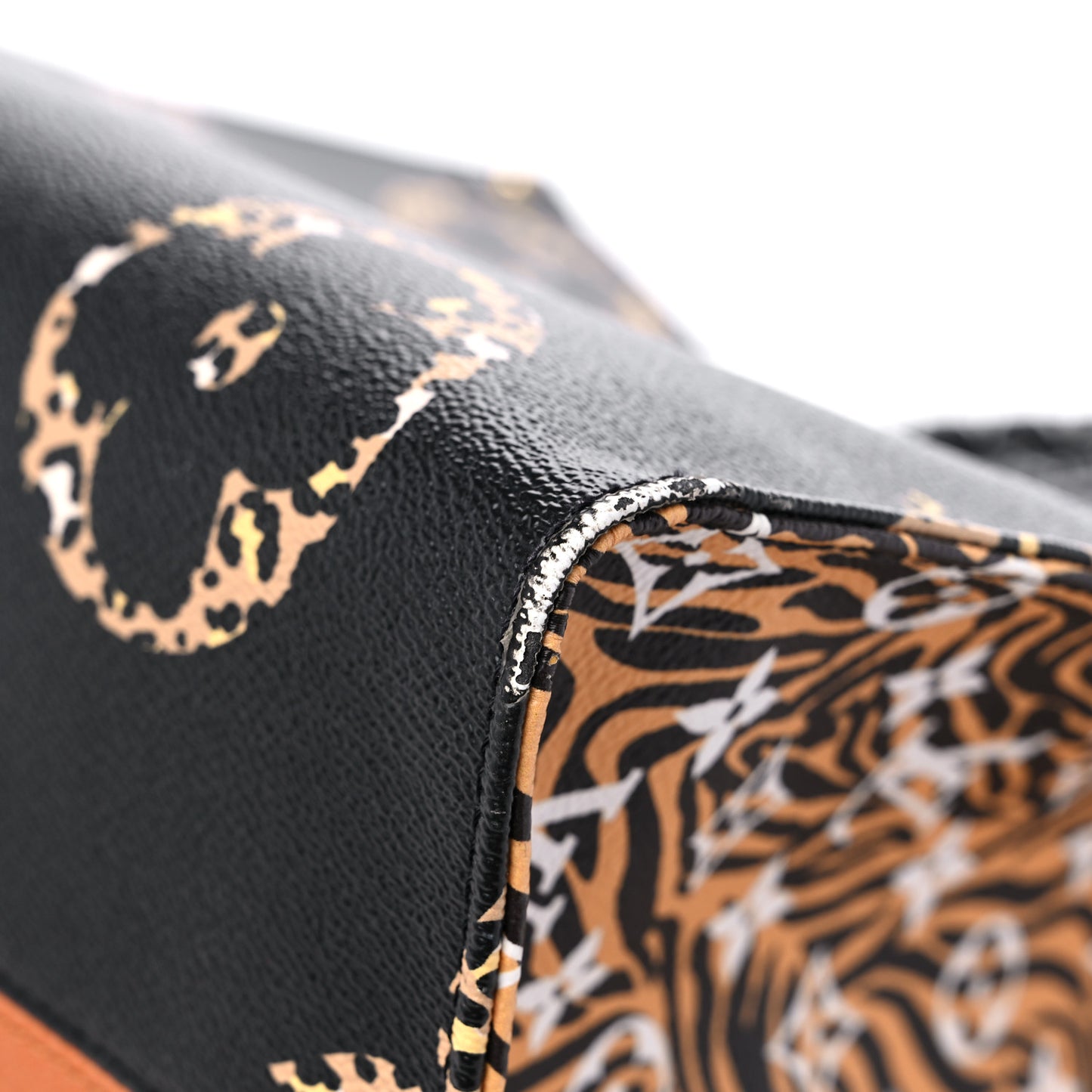 Monogram Giant Jungle Onthego GM Black