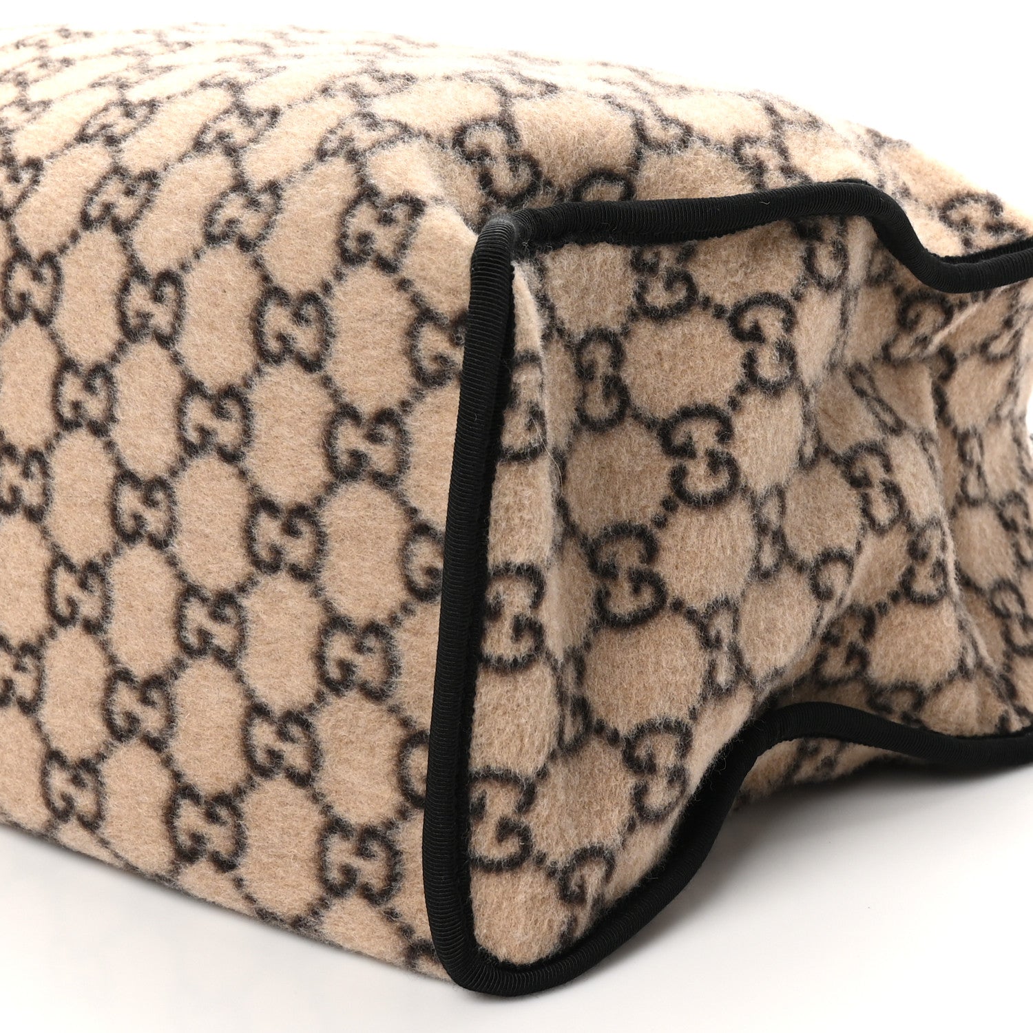 GUCCI GGモノグラム トートバッグ ベージュ/ブラック Gucci Covered Wool GG Monogram Large Tote Bag Beige Ebony 1654756