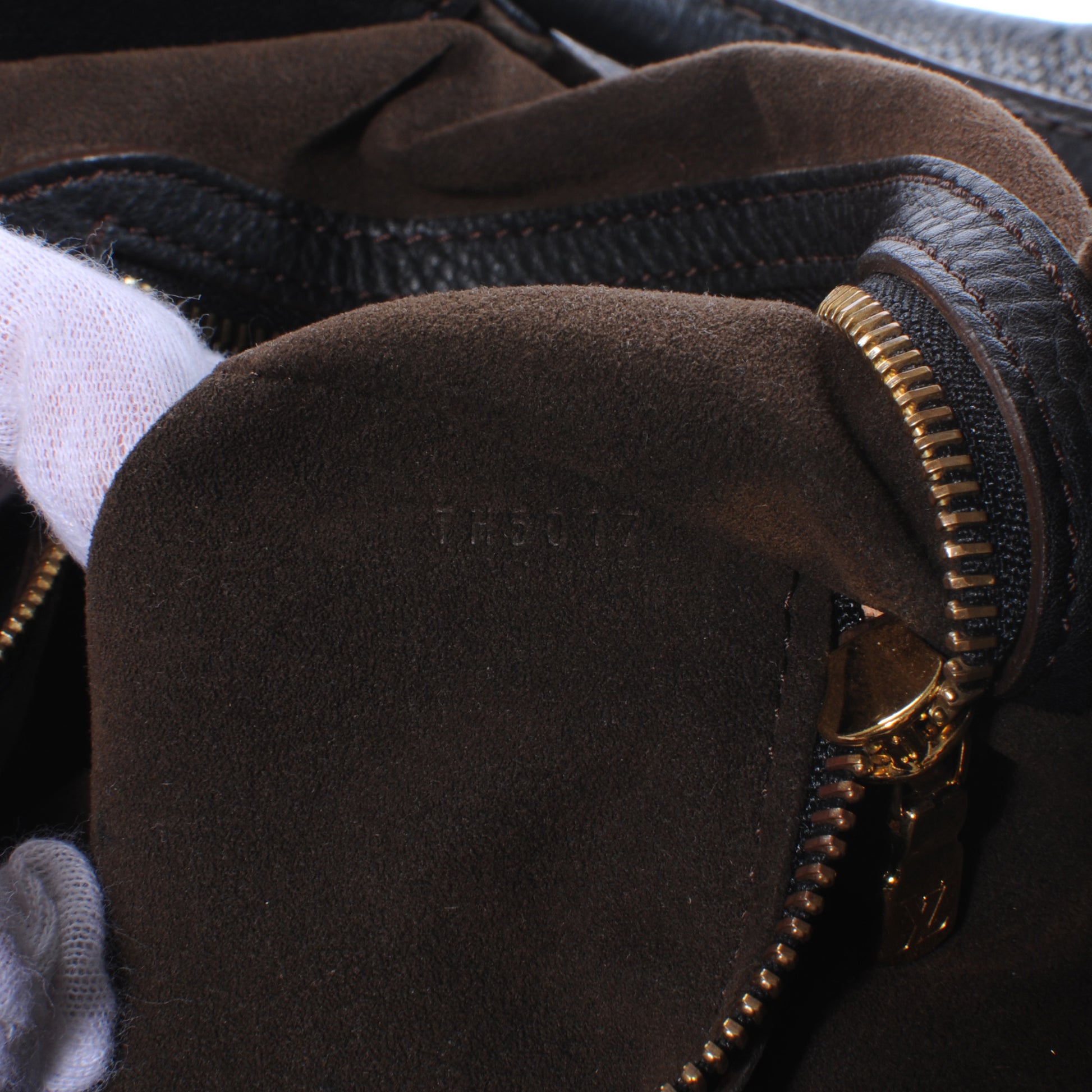 Louis Vuitton Mahina XL Black 6 of 7