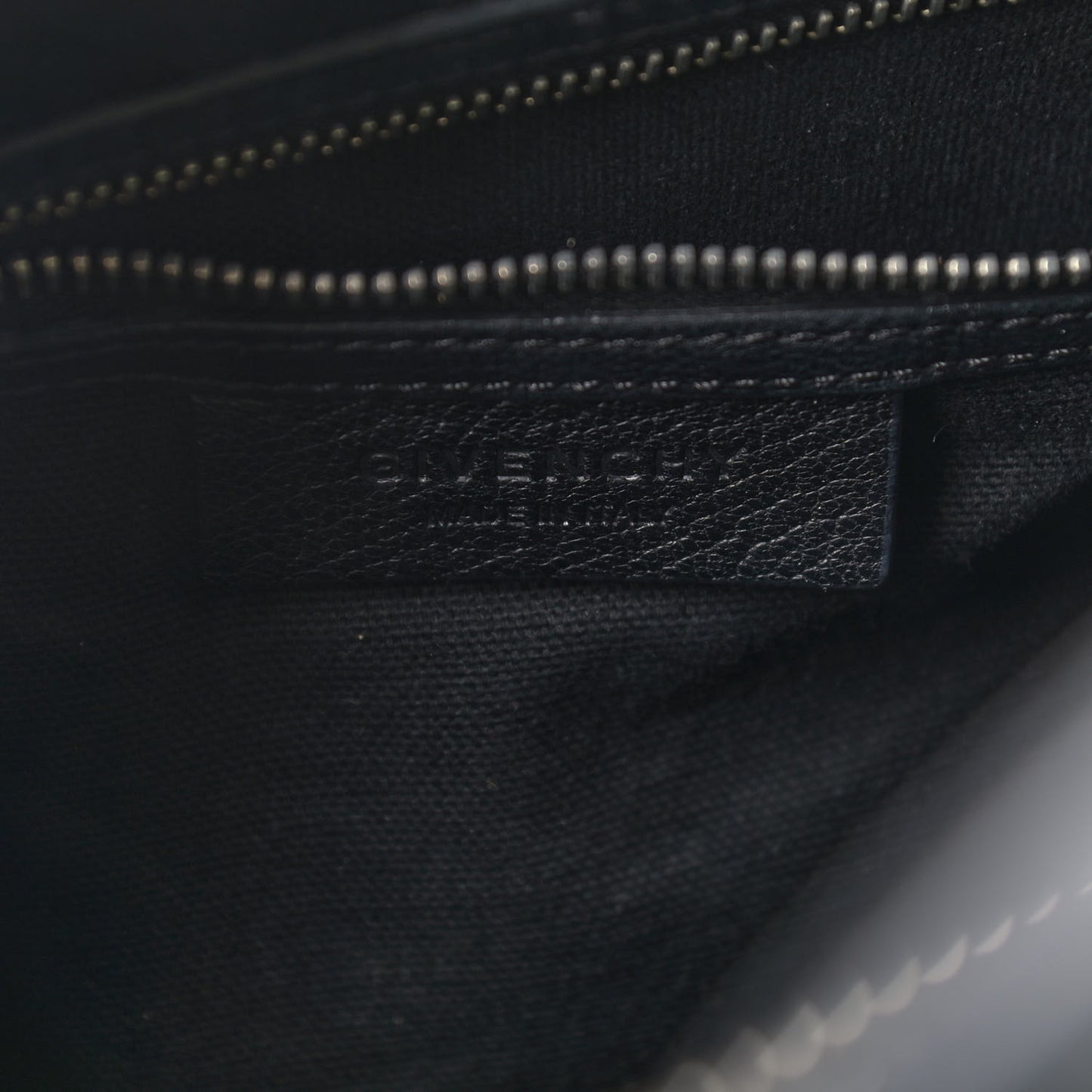 Sugar Goatskin Medium Antigona Black