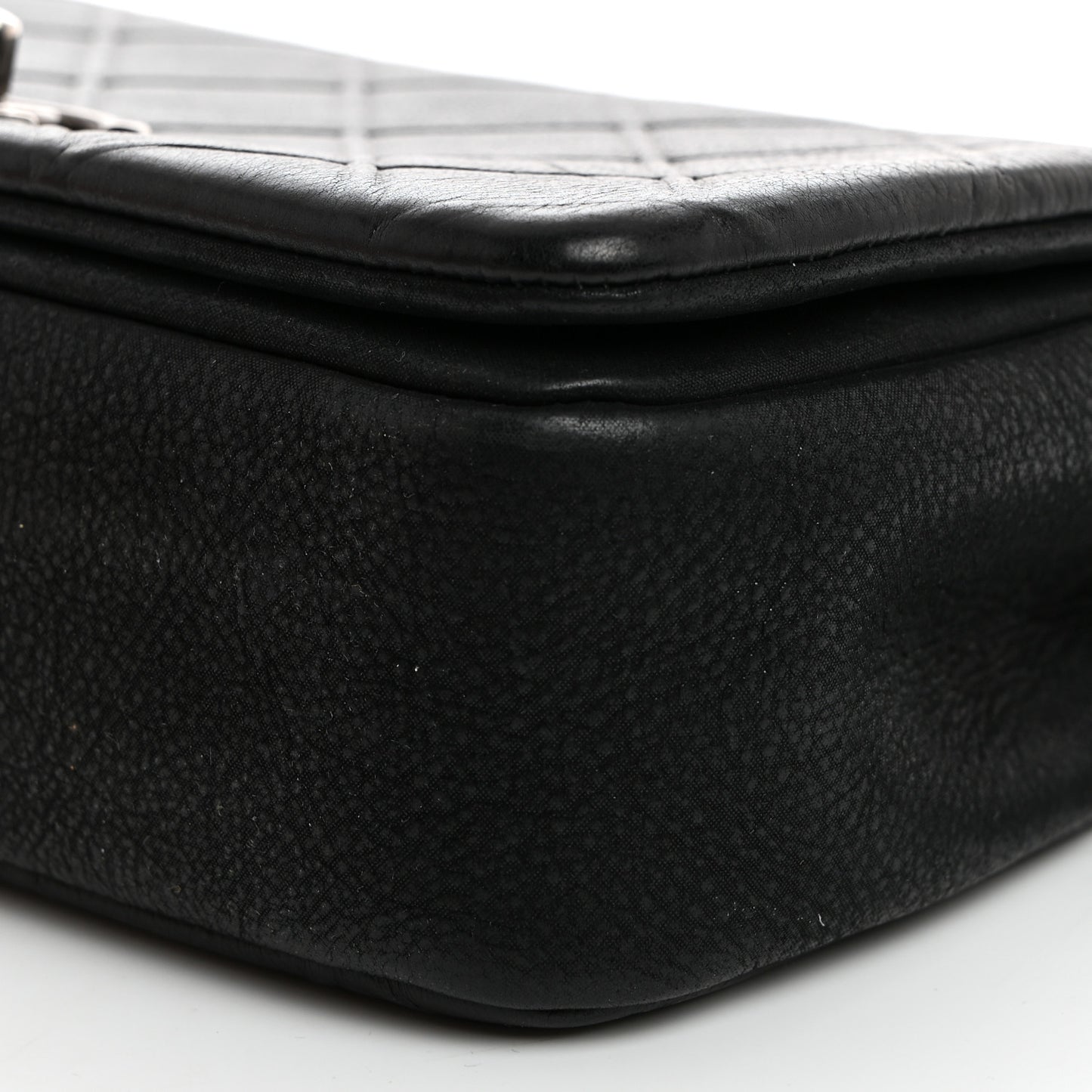 Calfskin Diamond Embossed Small New Chic Flap Black