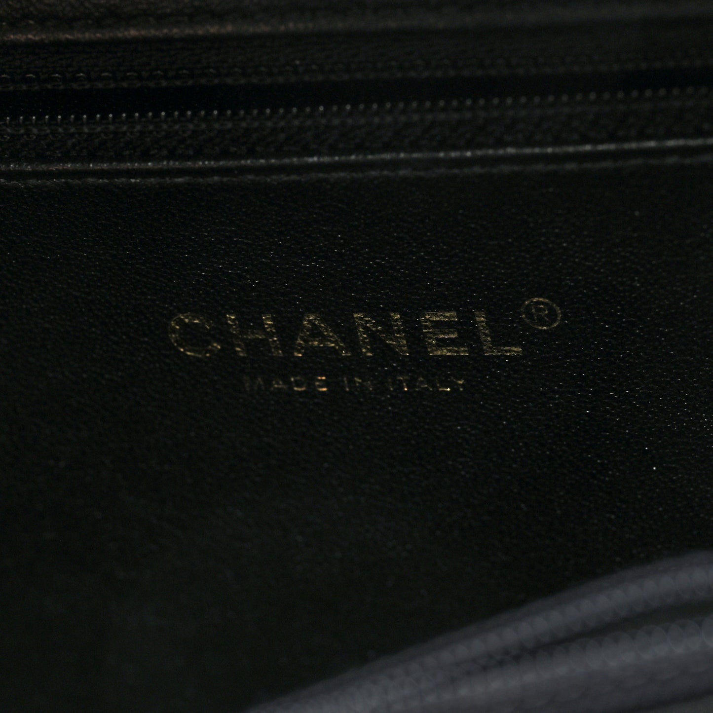 Caviar Quilted Medium CC Filigree Vanity Case Black