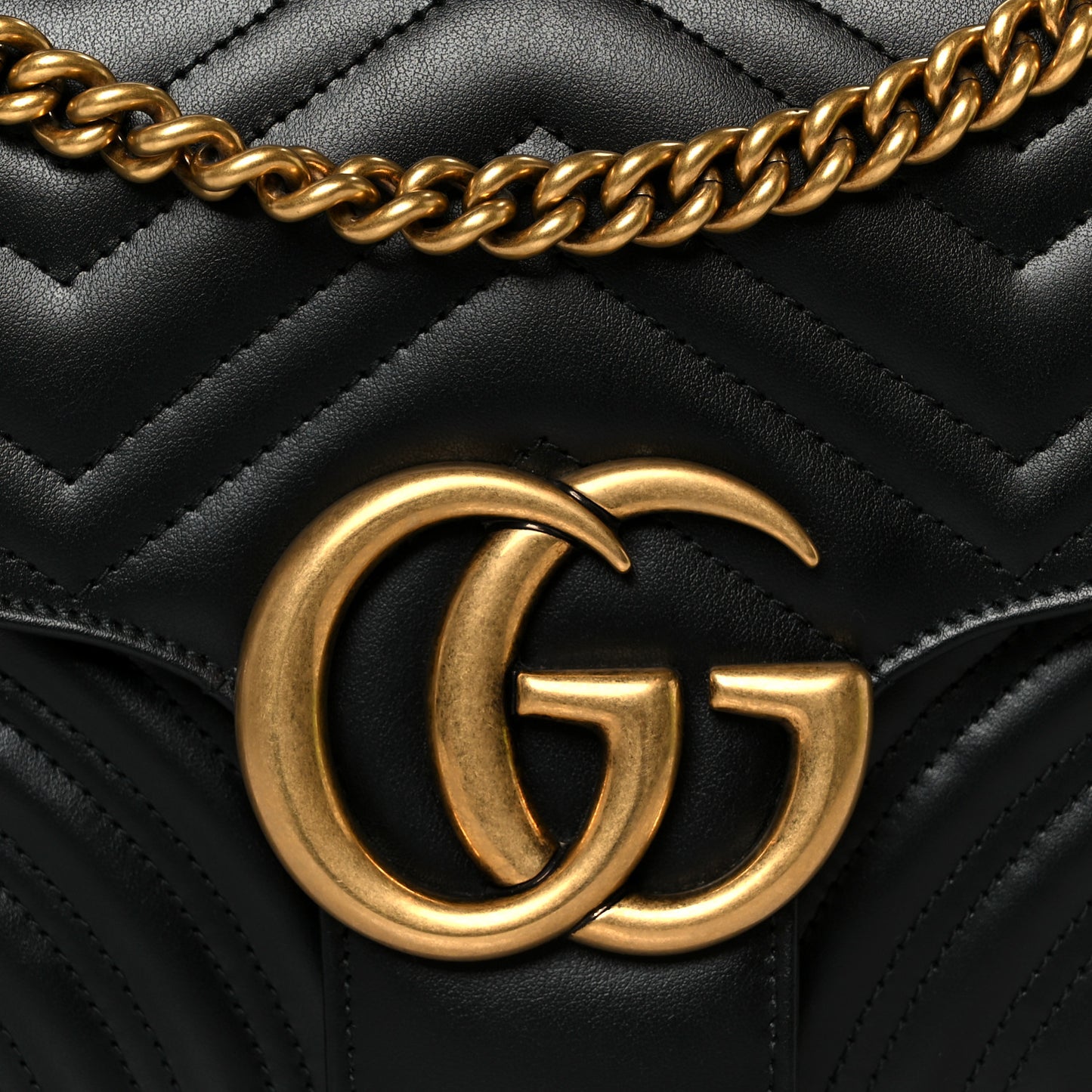 Calfskin Matelasse Medium GG Marmont Shoulder Bag Black
