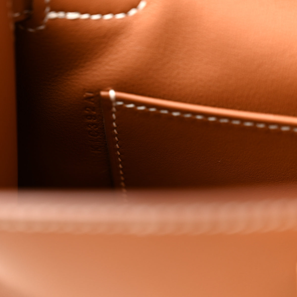 Swift Kelly Pochette Clutch Gold