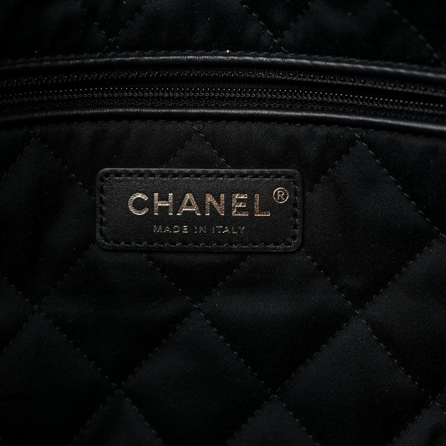 Shiny Calfskin Quilted Small Chanel 22 Black