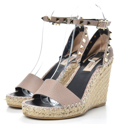 Valentino Garavani Grained Calfskin Rockstud Ankle Strap Espadrille 15/105mm Wedge Sandals 37 Poudre Natural 3 of 8