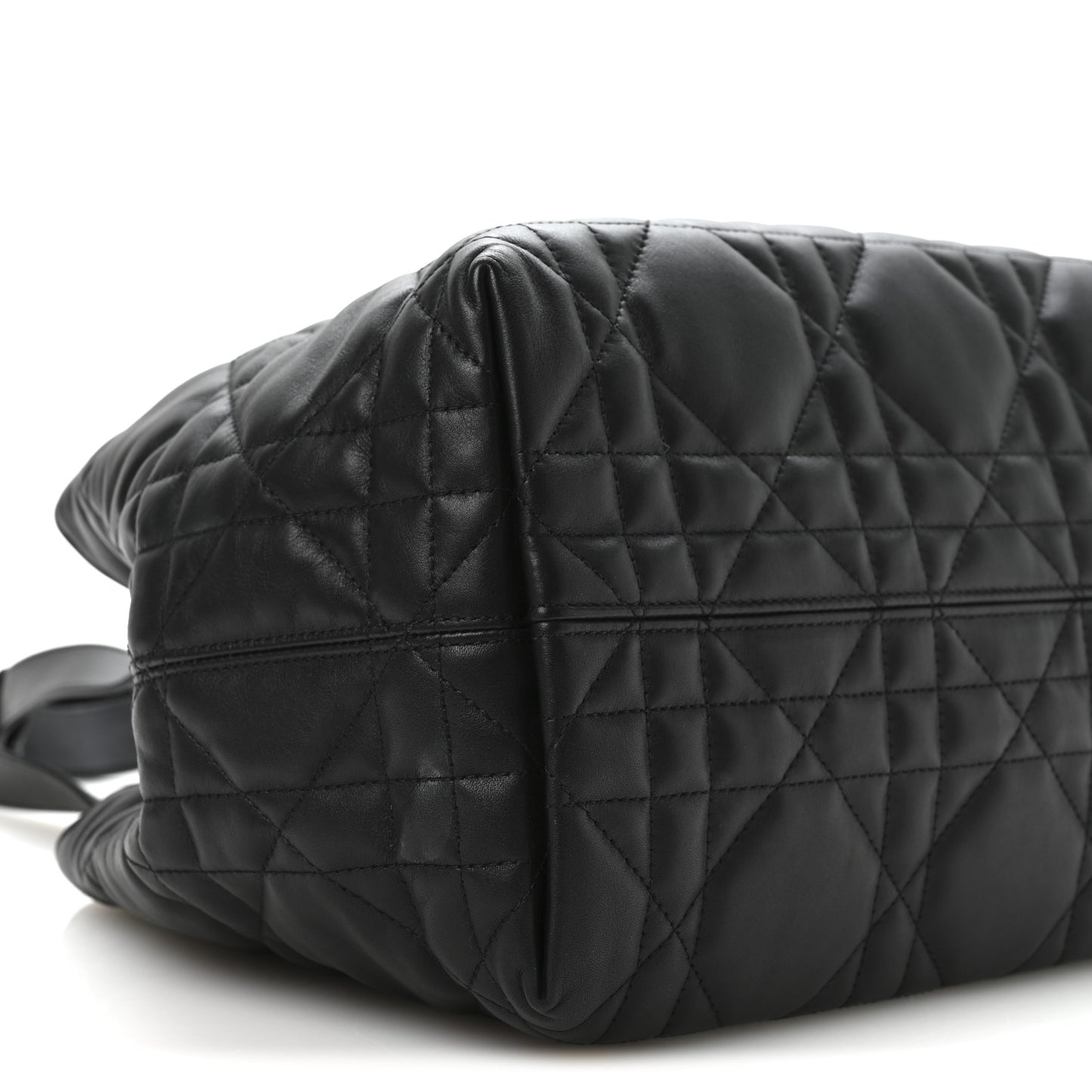 Calfskin Macrocannage Medium Toujours Black