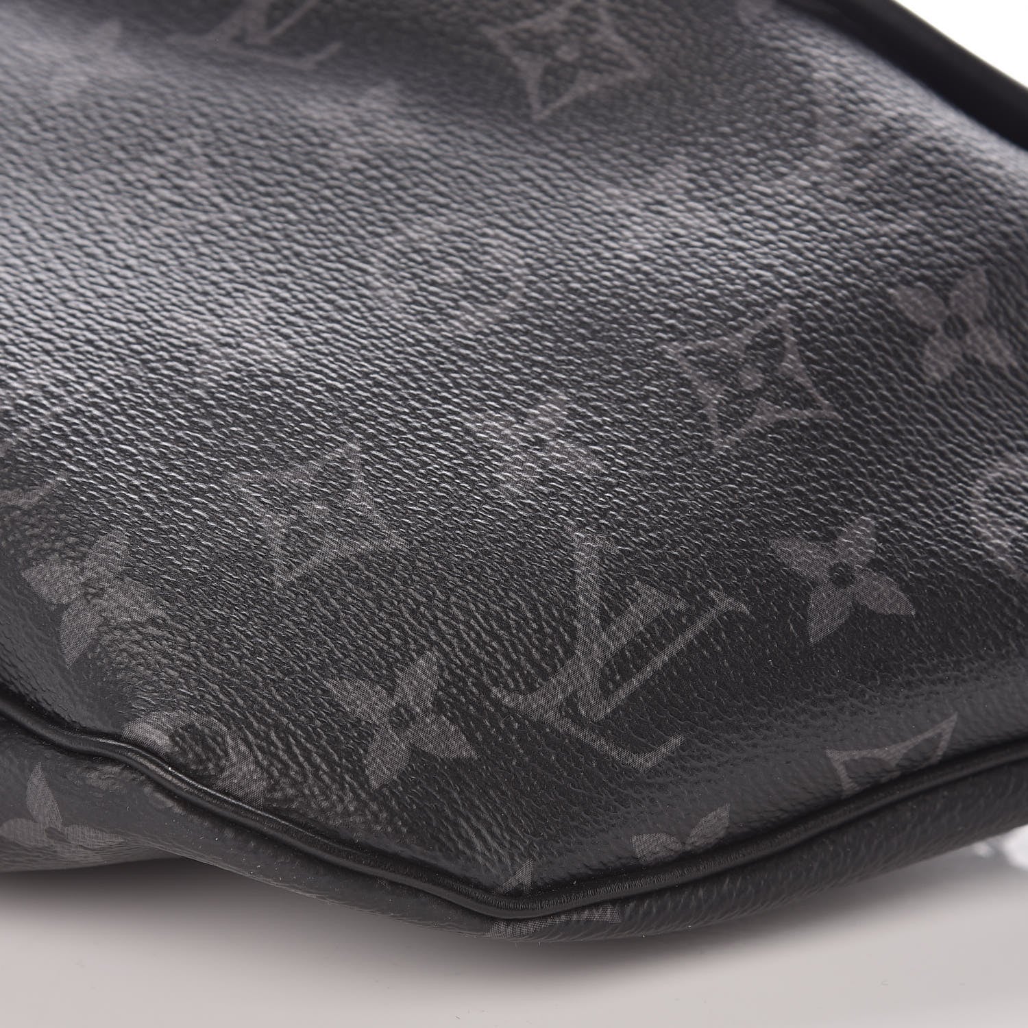 Louis Vuitton Monogram Eclipse Discovery Bumbag 9 of 9