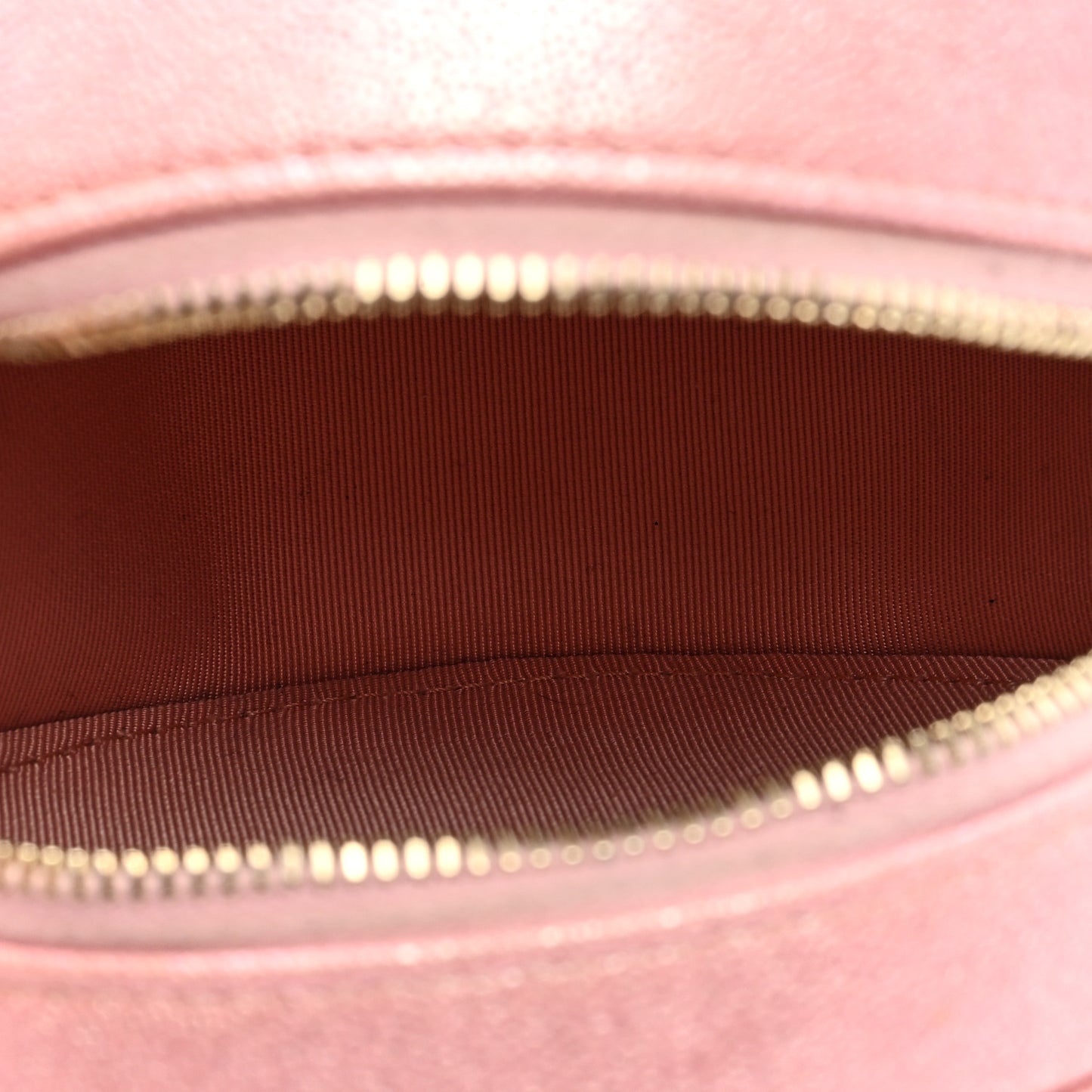 Iridescent Caviar Quilted Round Clutch With Chain Pink