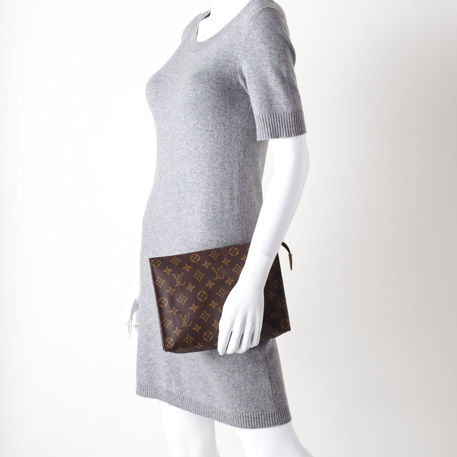 Louis Vuitton Monogram Toiletry Pouch 26 2 of 8