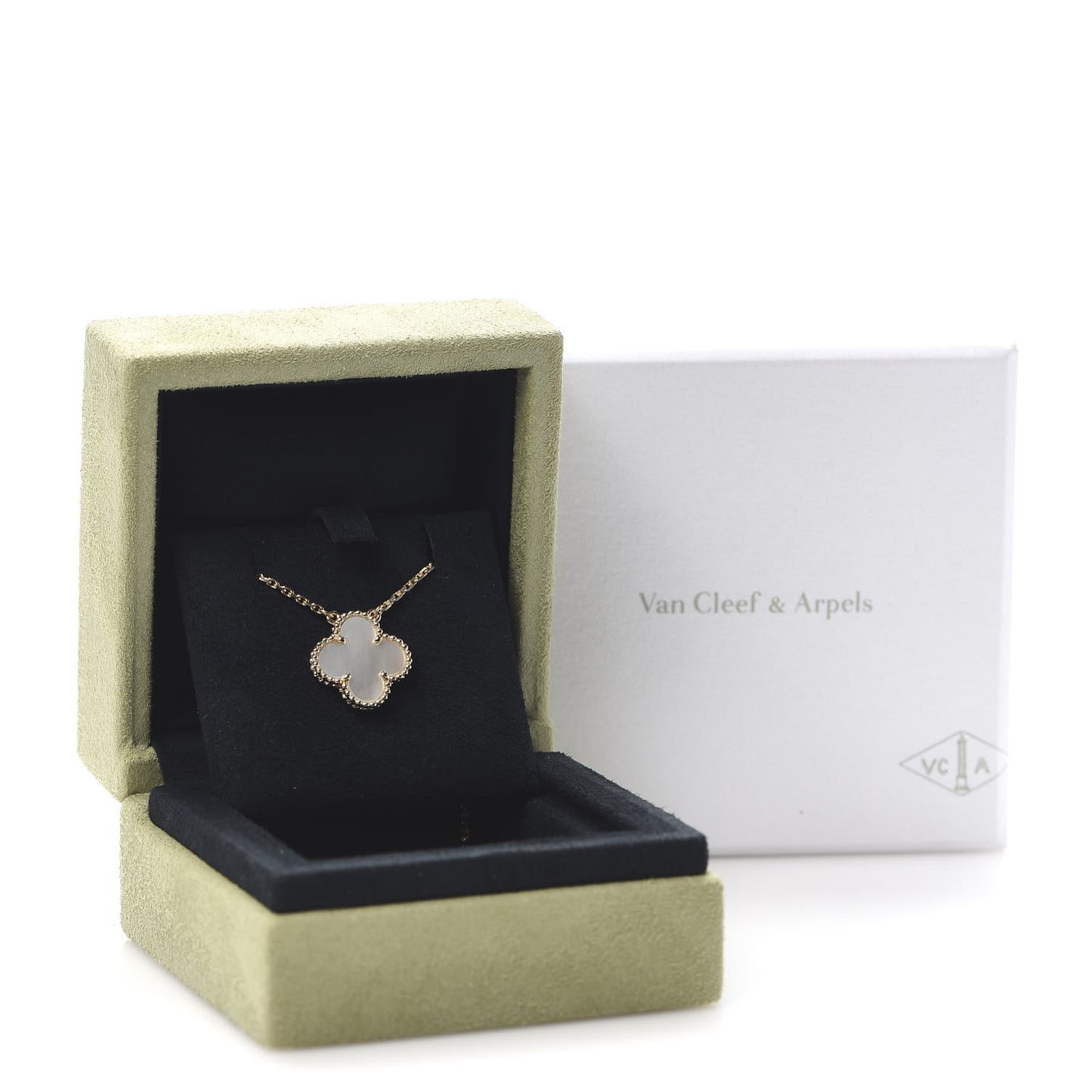 18K Yellow Gold Mother of Pearl Vintage Alhambra Pendant Necklace