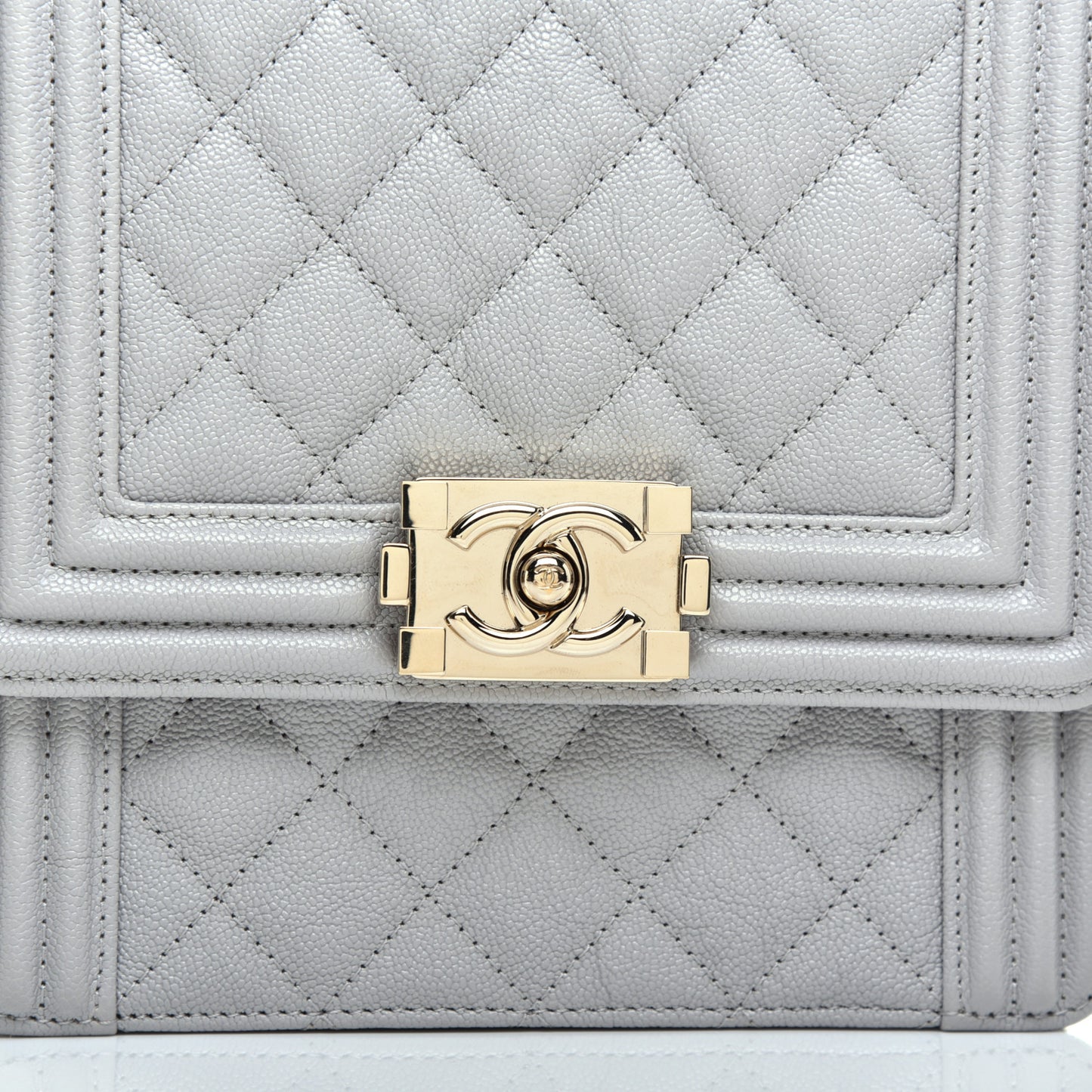 Caviar Quilted North South Boy Flap Light Grey