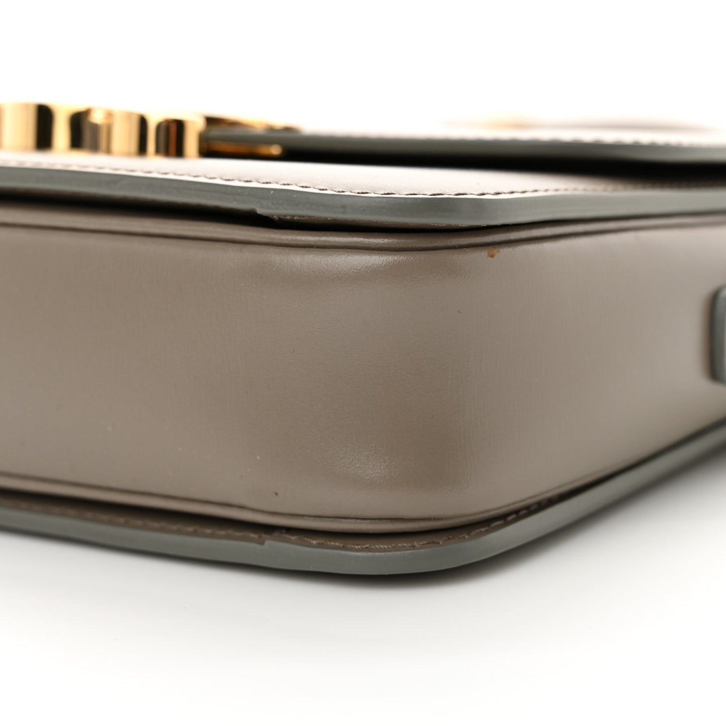 Shiny Calfskin Teen Triomphe Pebble