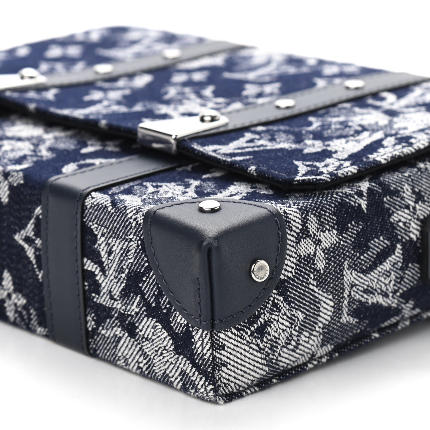 Louis Vuitton Monogram Tapestry Trunk Messenger Bleu 9 of 11