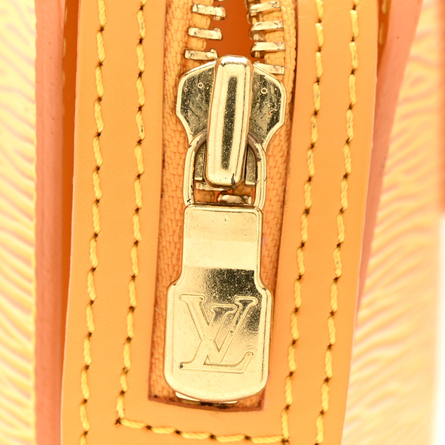 Epi Saint Jacques PM Long Straps Tassil