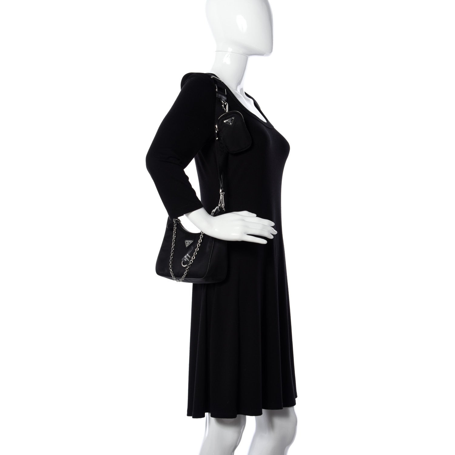 Prada Nylon Re-Edition 2005 Shoulder Bag Black 3 of 17