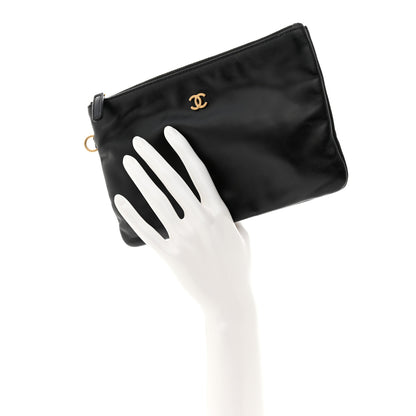 Chanel Shiny Calfskin Chanel 22 Removable Pouch Black 2 of 5