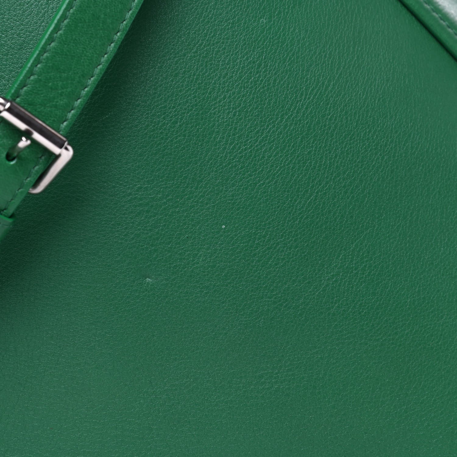 Balenciaga Shiny Day Calfskin M Triangle Duffle Vert Irlandais 5 of 6