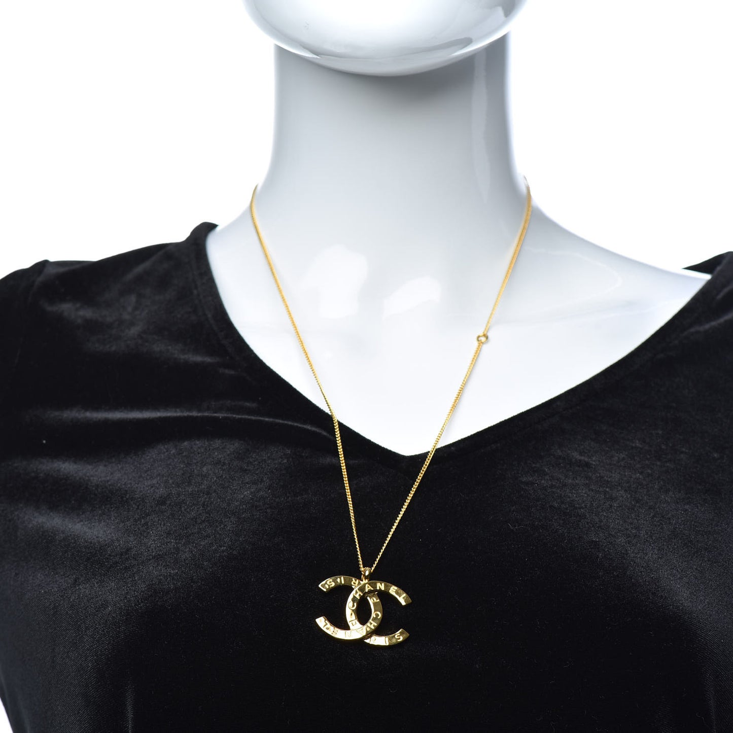 Metal CC Paris Button Necklace Gold