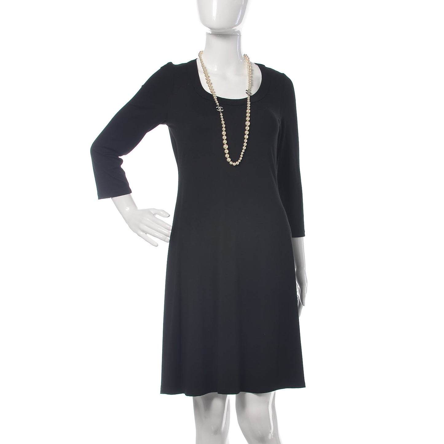 Graduated Pearl CC Long Necklace Silver
