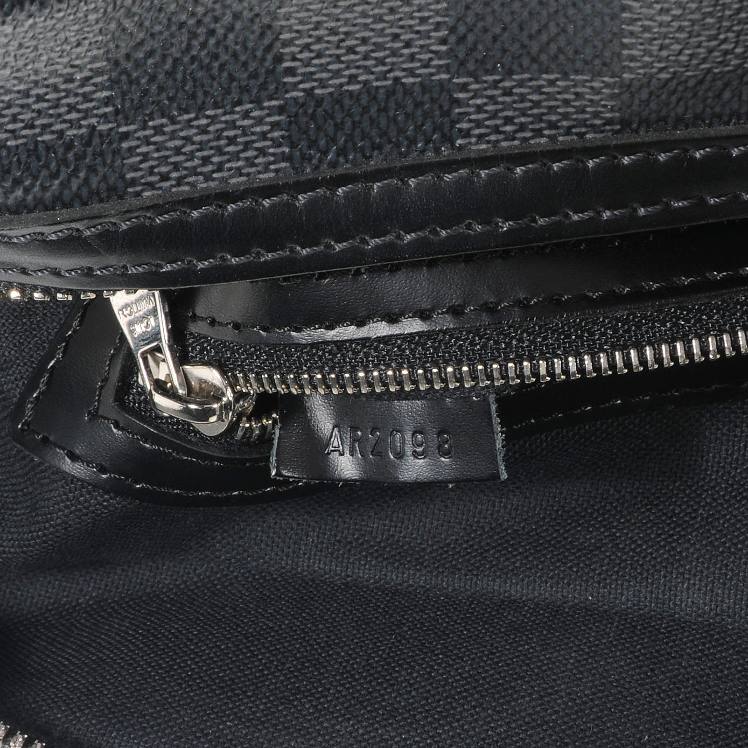 Louis Vuitton Damier Graphite Ieoh Messenger Bag 14 of 14