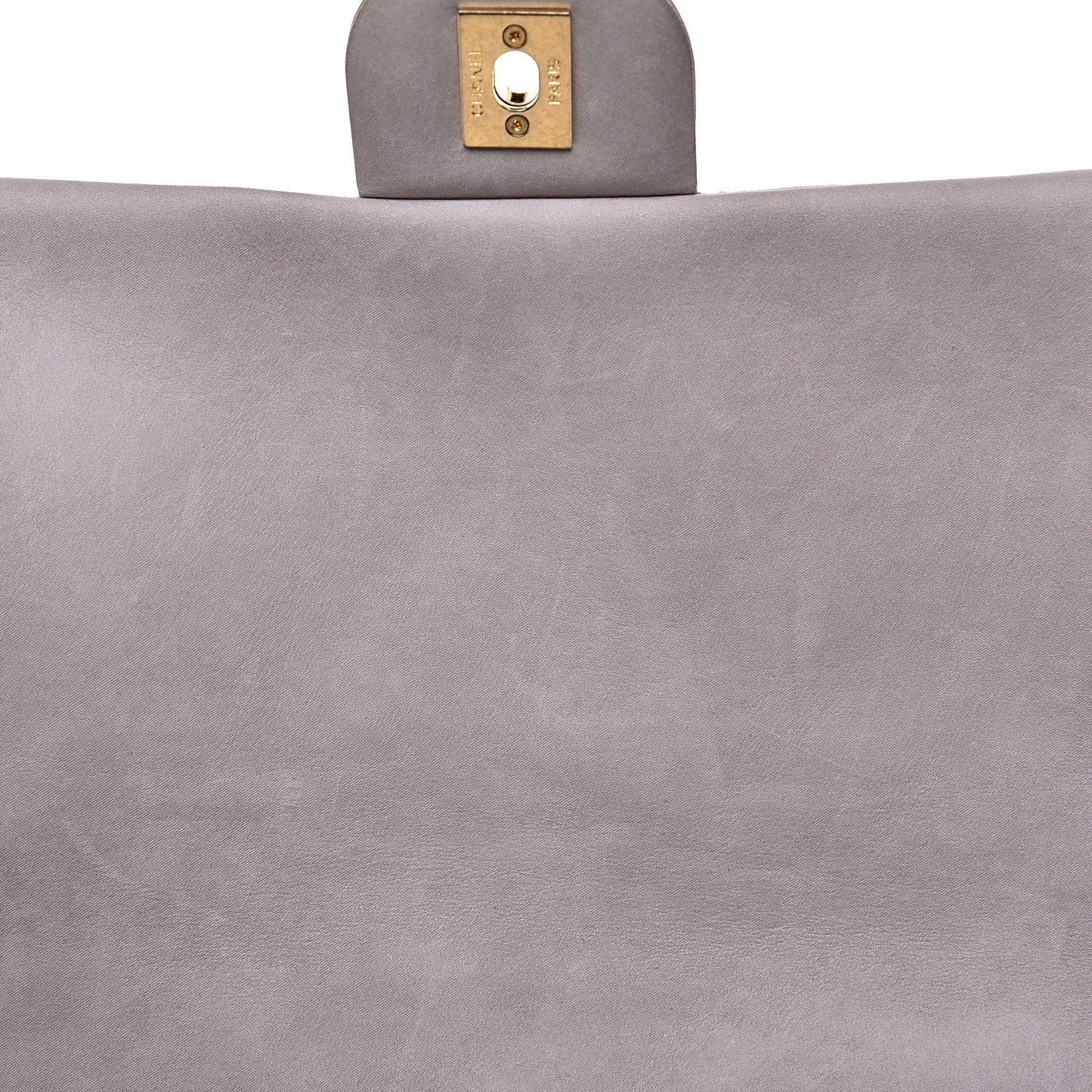 Iridescent Calfskin Large Chic Quilt Flap Gris