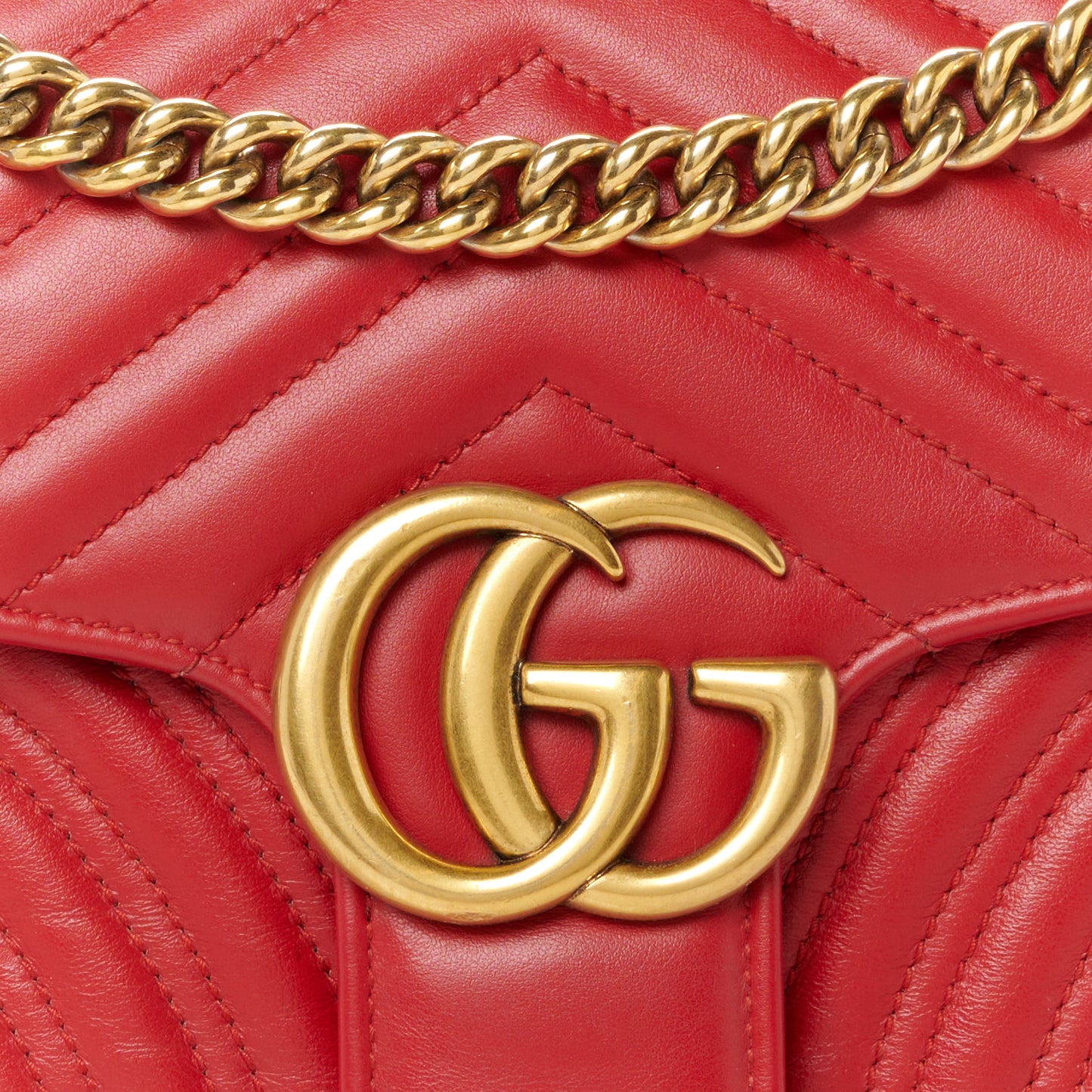 Calfskin Matelasse Small GG Marmont Shoulder Bag Hibiscus Red