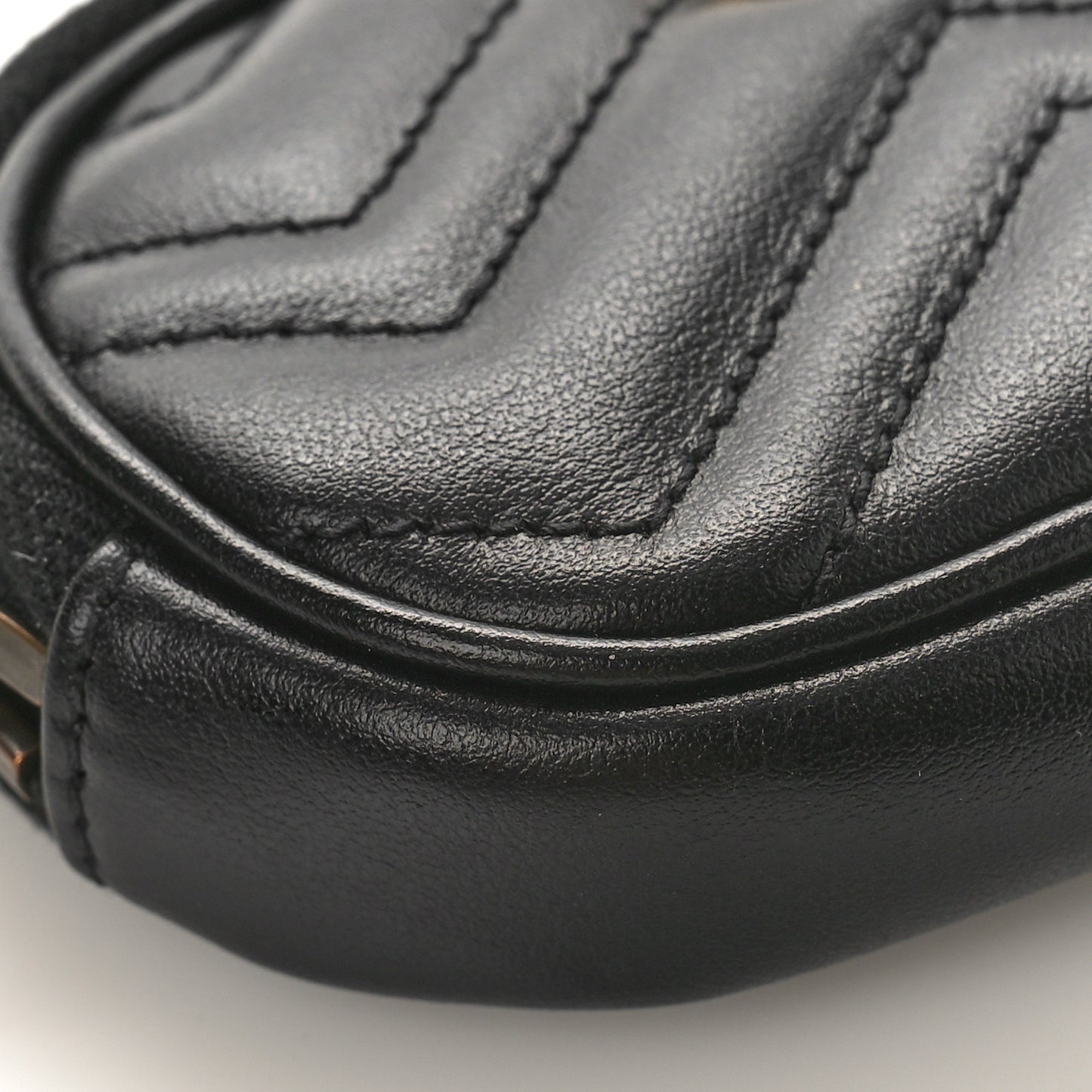 Calfskin Matelasse GG Marmont Oval Coin Purse Black