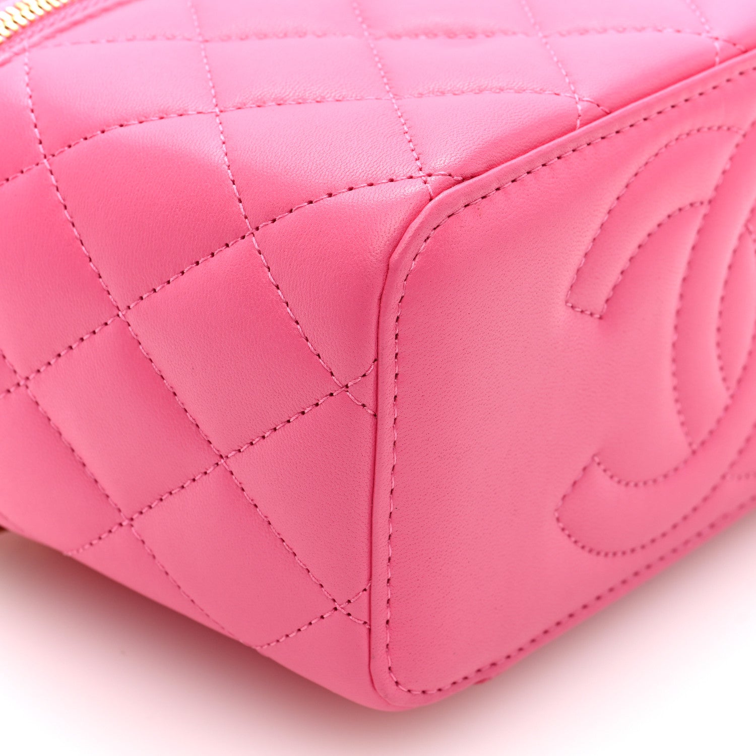 Chanel Lambskin Enamel Quilted Small Coco Hearts Vanity Case With Chain Pink 9 of 10