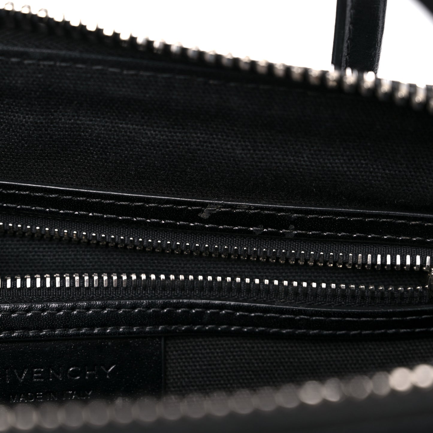 Shiny Lord Calfskin Medium Antigona Black