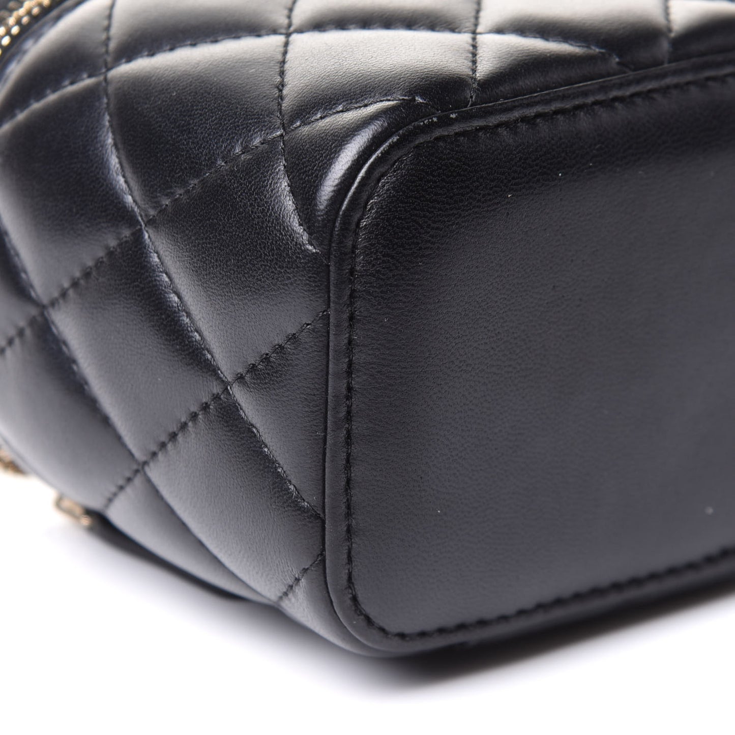 Lambskin Quilted Mini Pearl Crush Vanity Case With Chain Black