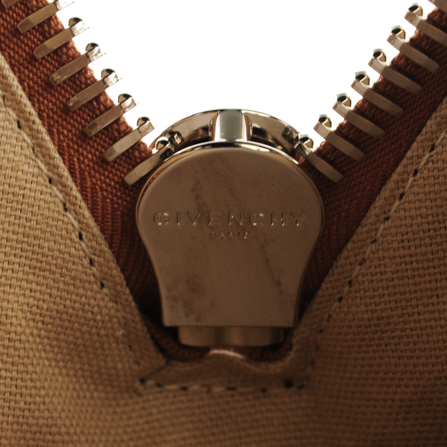 Shiny Lord Calfskin Medium Antigona Dark Beige