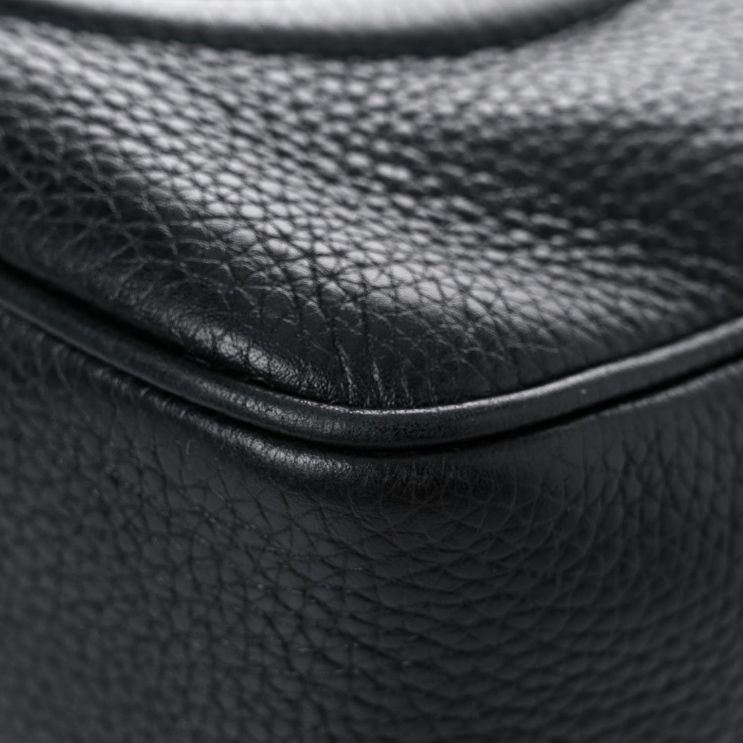 Pebbled Calfskin Small Soho Disco Bag Black