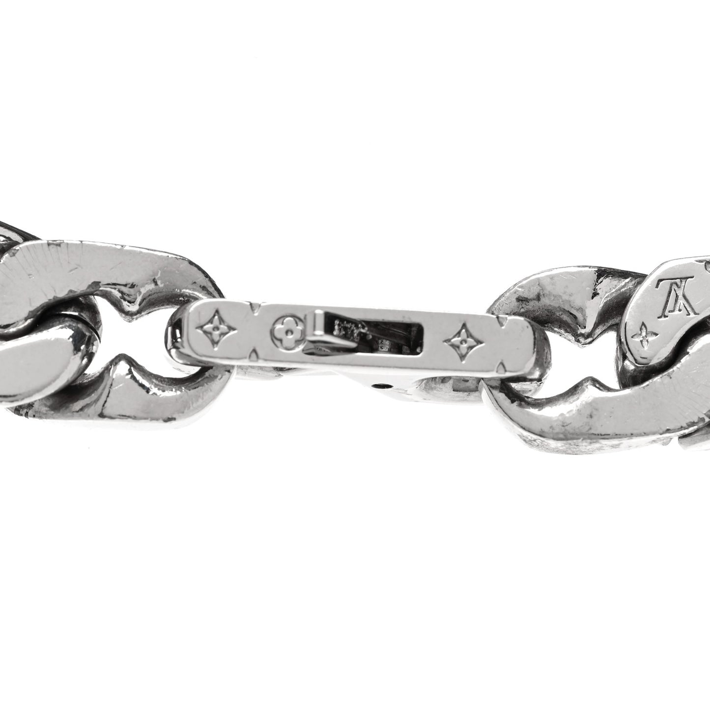 Metal Monogram Etched LV Chain Links Necklace Silver