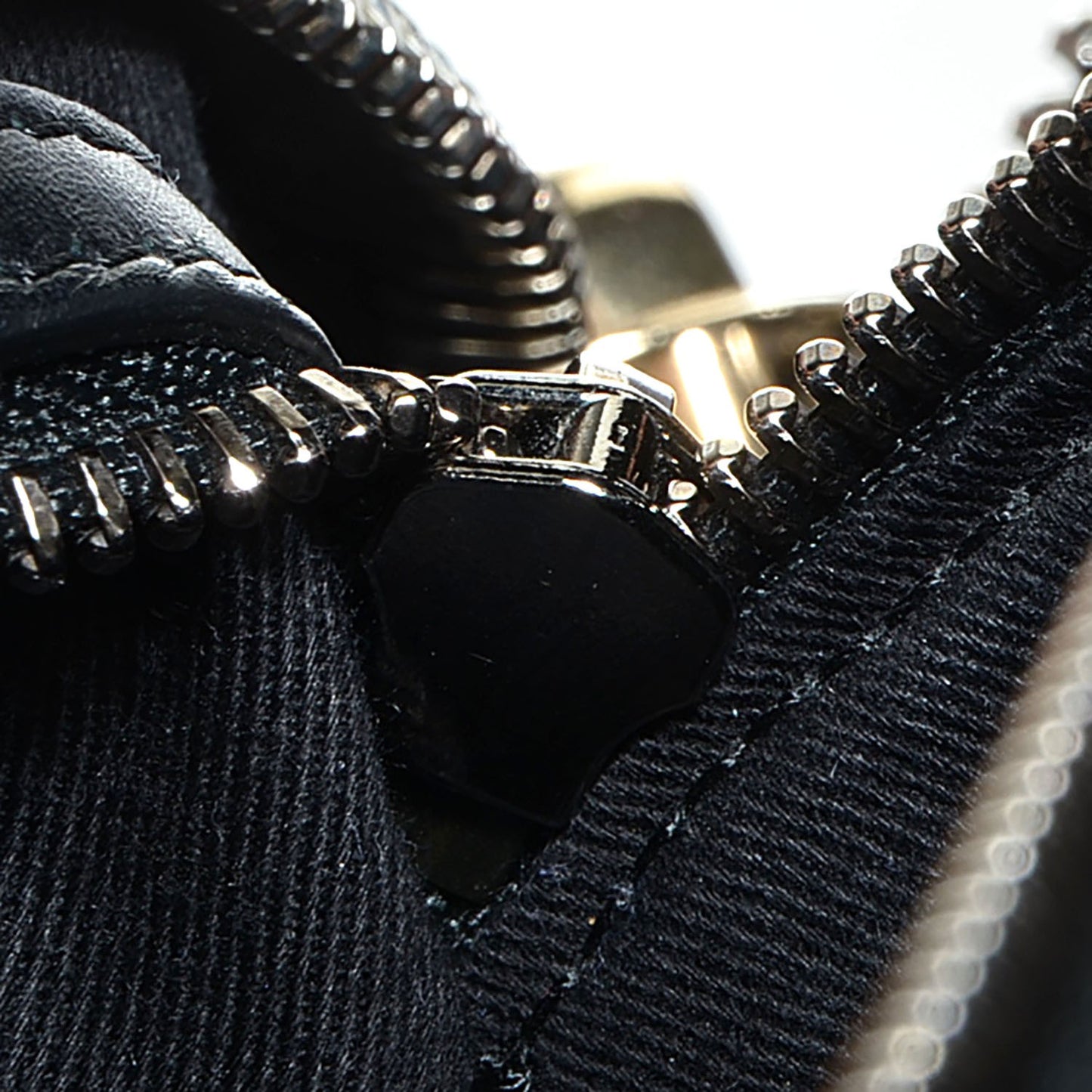 Shiny Lord Calfskin Medium Antigona Black