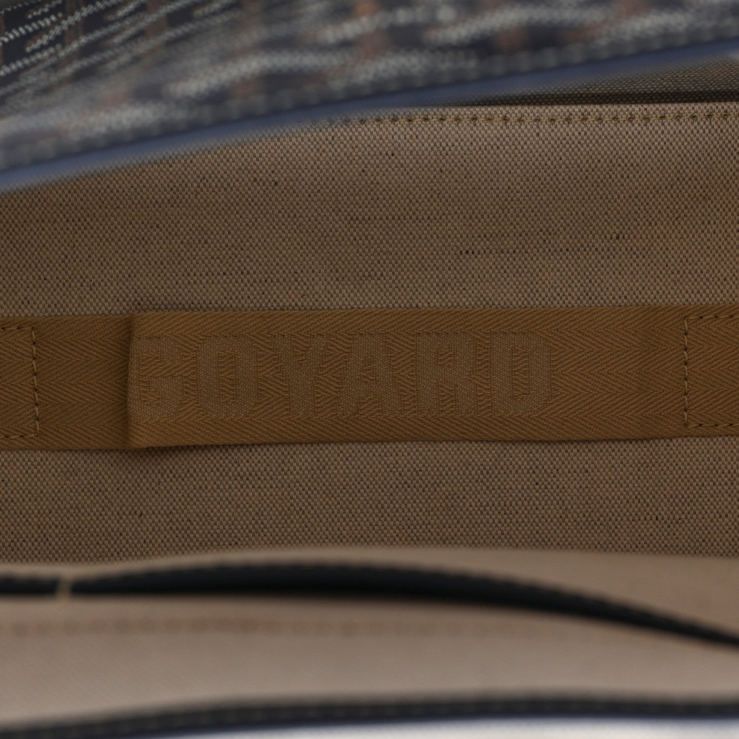 Goyard Goyardine Capetien Messenger Bag Navy 5 of 9