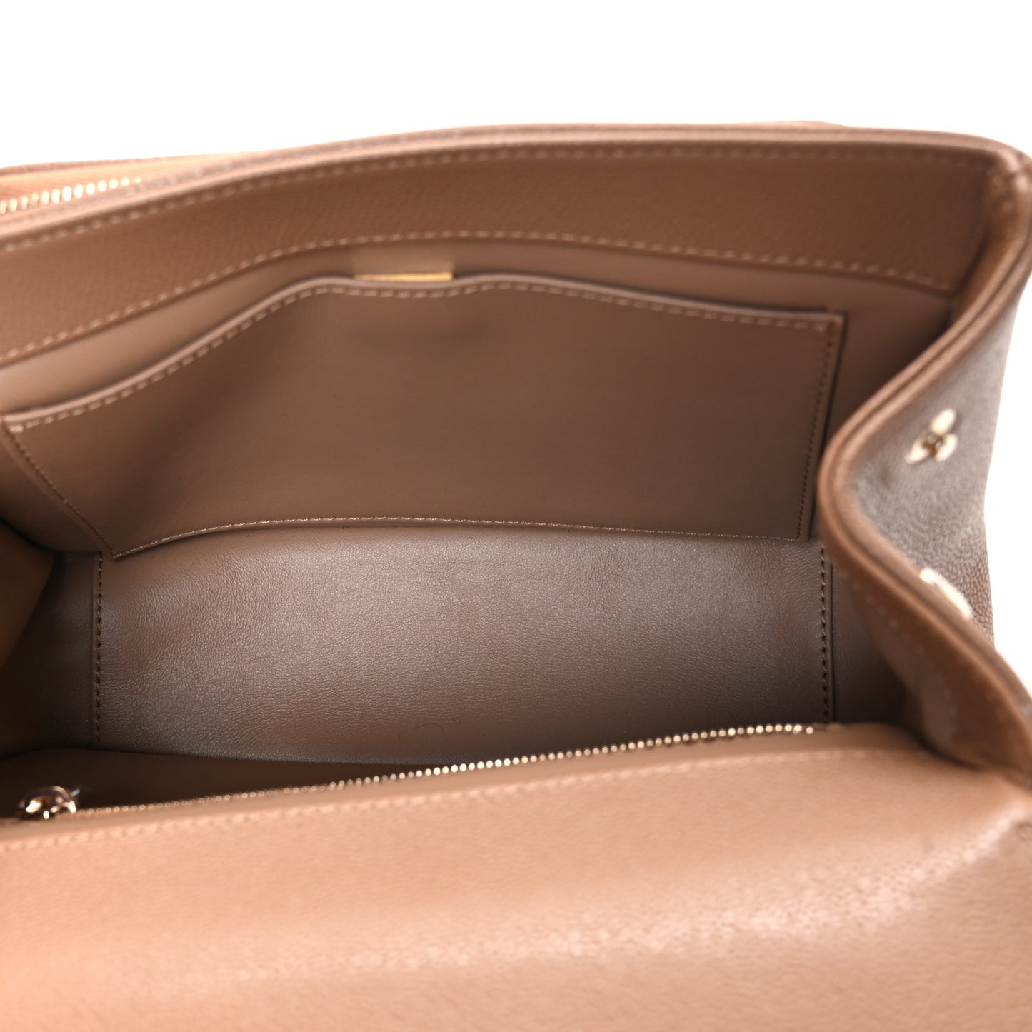 Caviar Quilted Medium Business Affinity Flap Beige