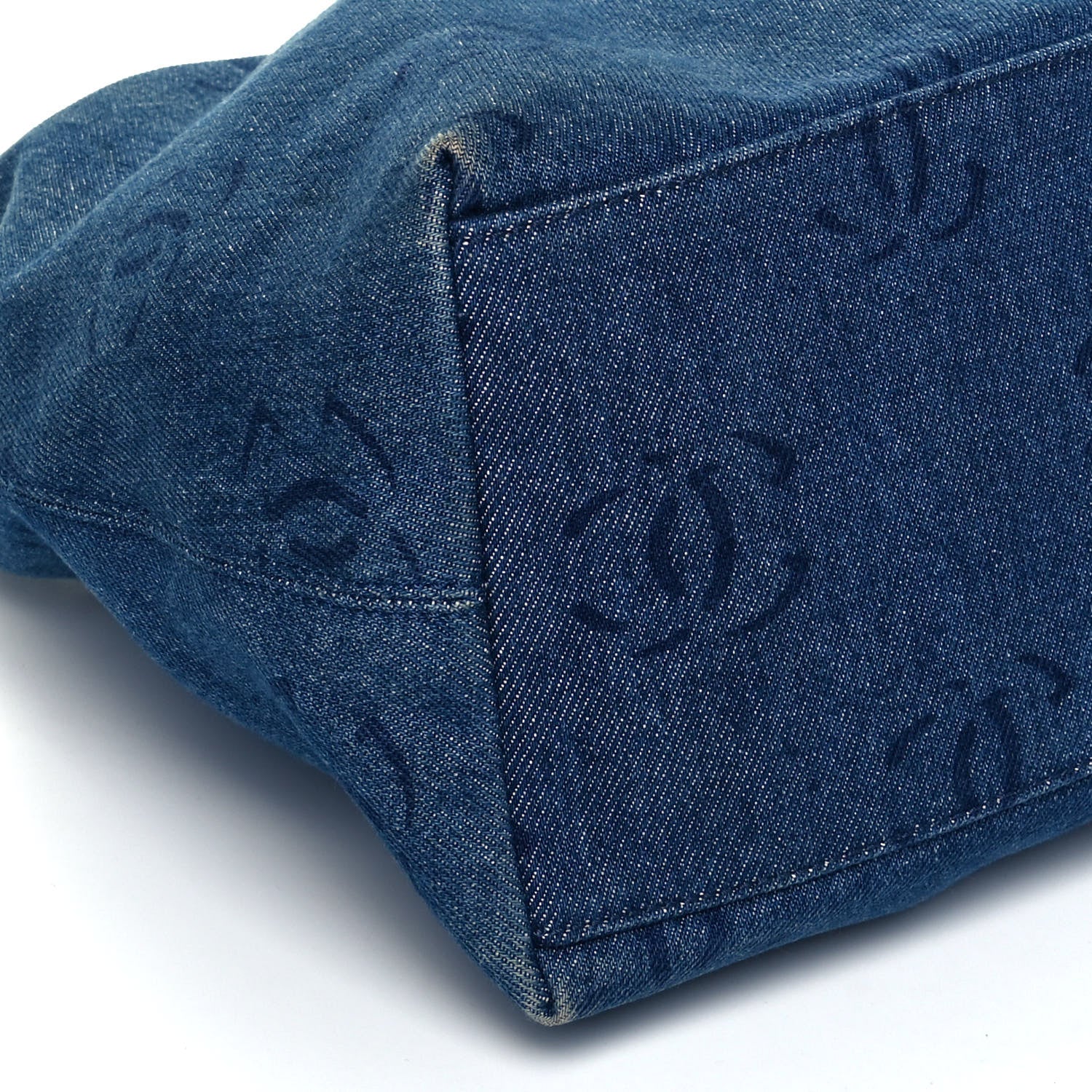 Chanel Denim CC Hobo Dark Blue 4 of 8
